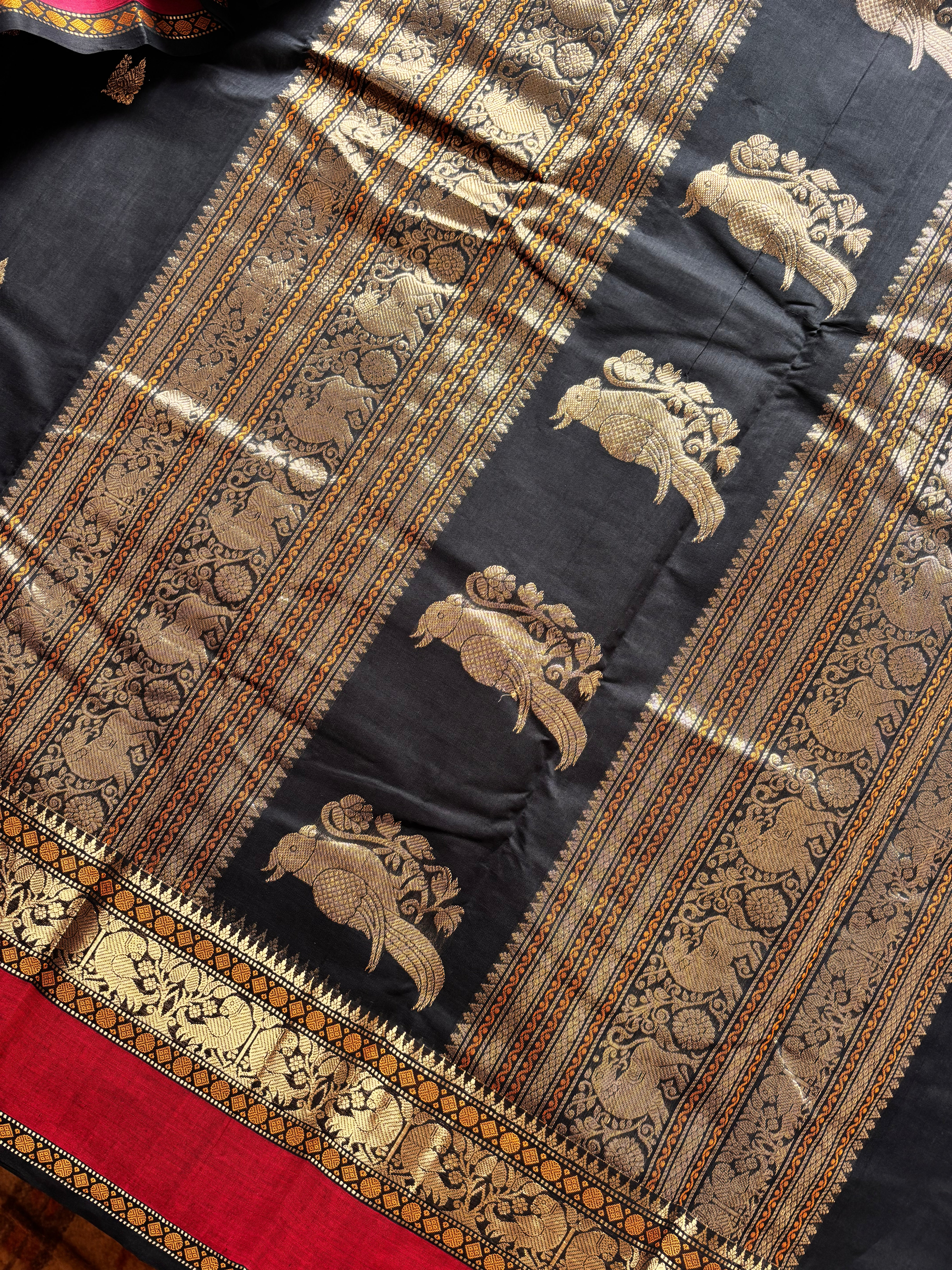Handwoven Black Maroon Cotton Kanchipuram Saree