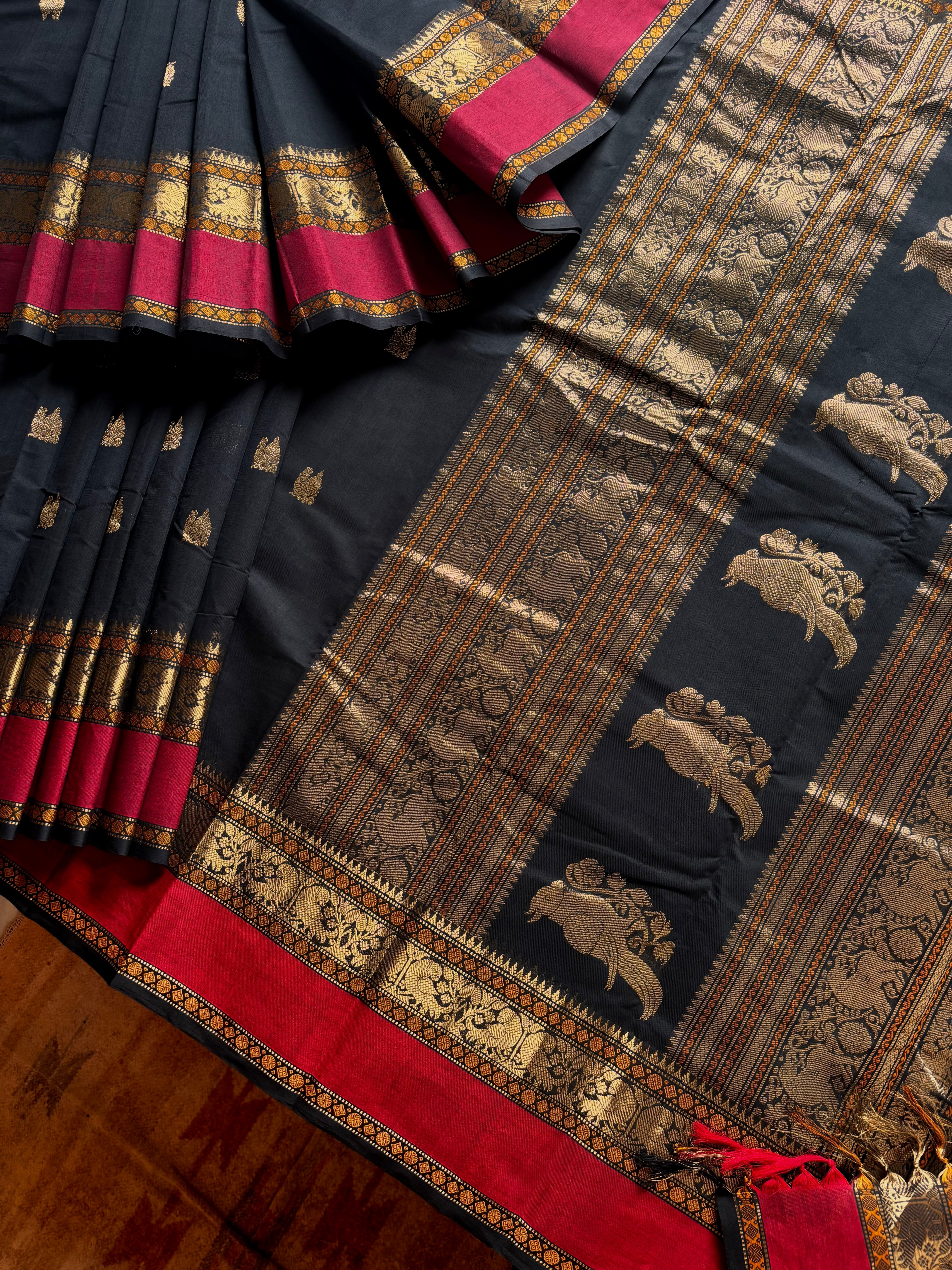 Handwoven Black Maroon Cotton Kanchipuram Saree
