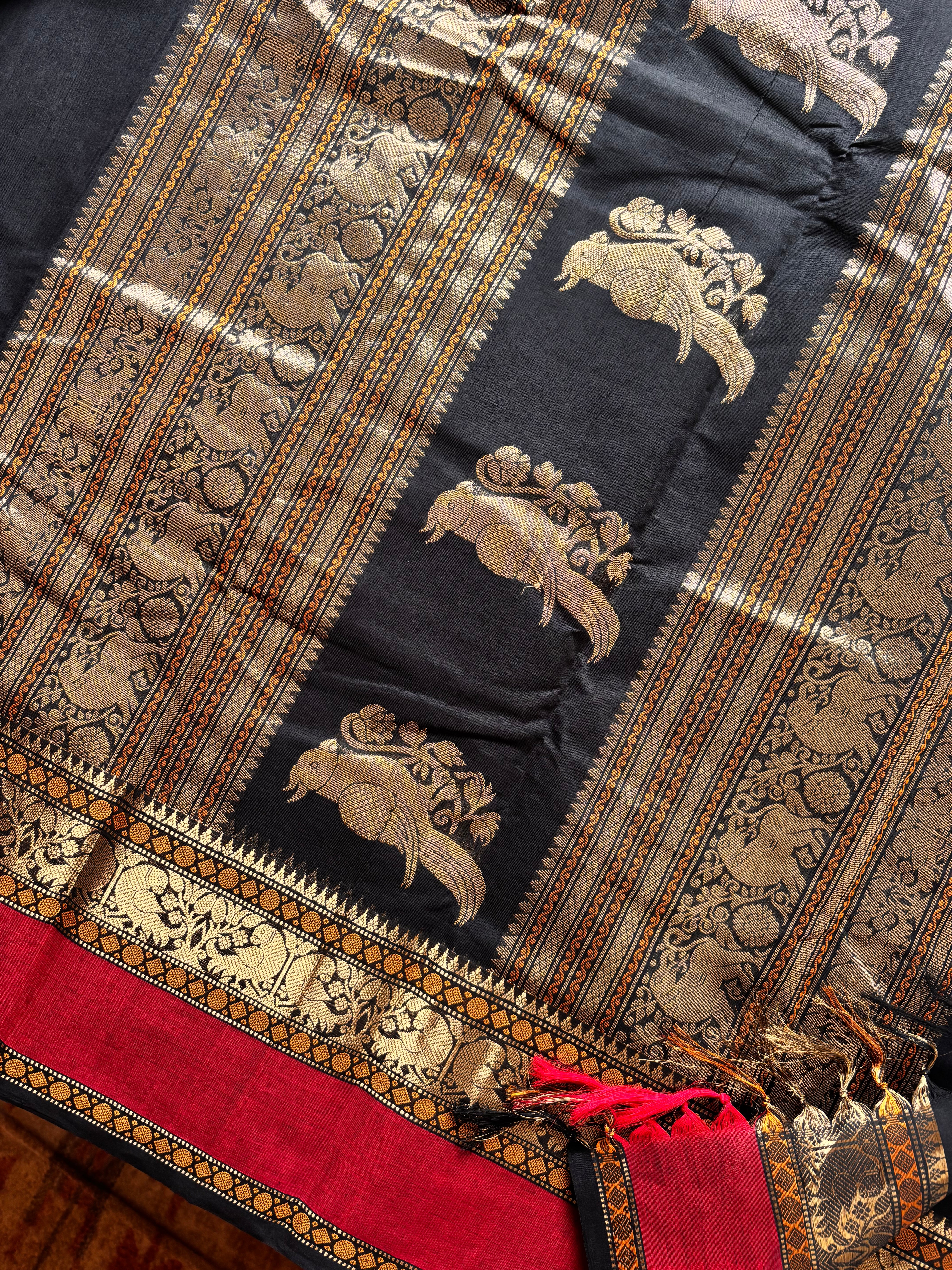 Handwoven Black Maroon Cotton Kanchipuram Saree