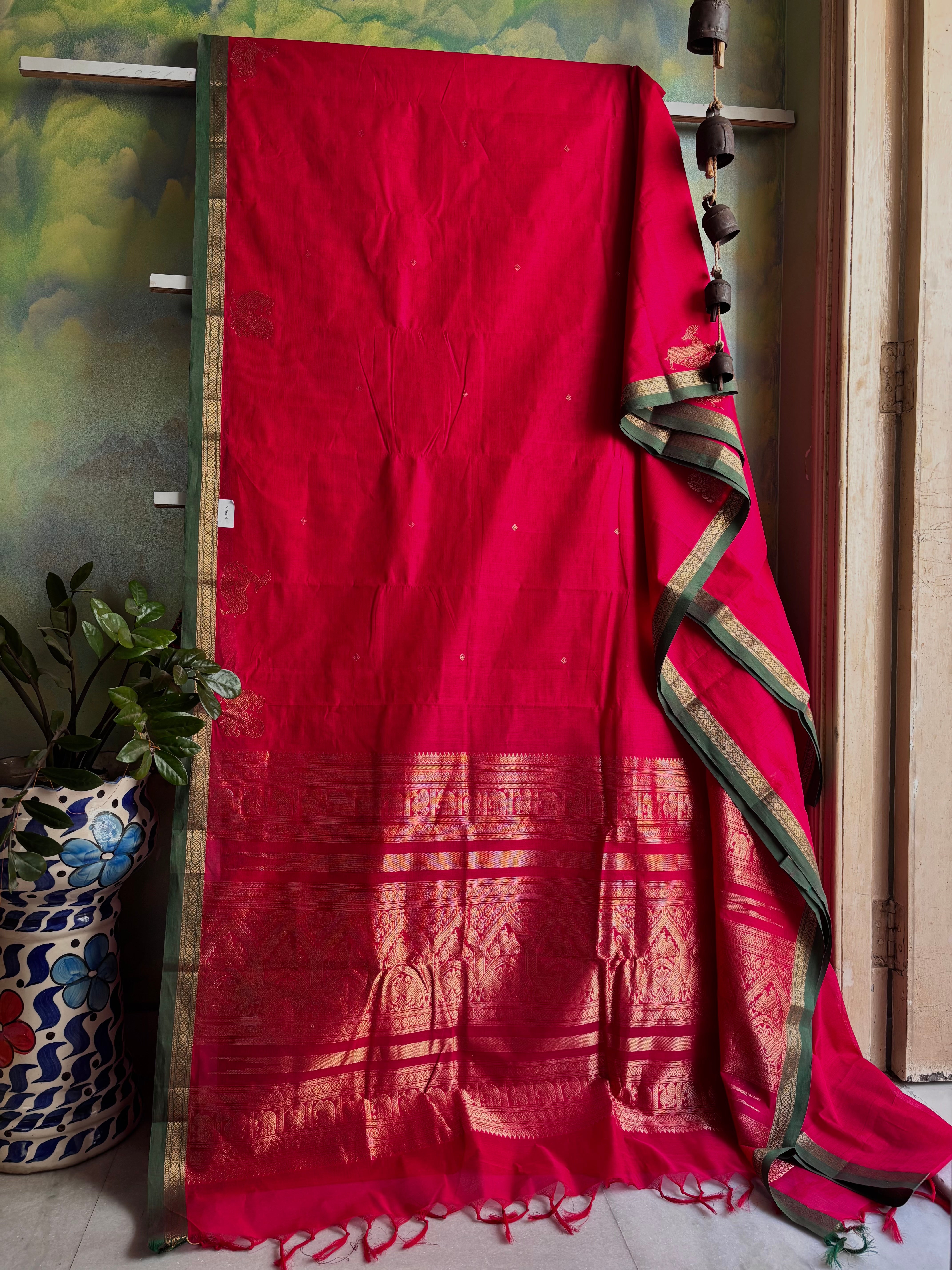 Handwoven Pinkish Red Cotton Kanchipuram Saree