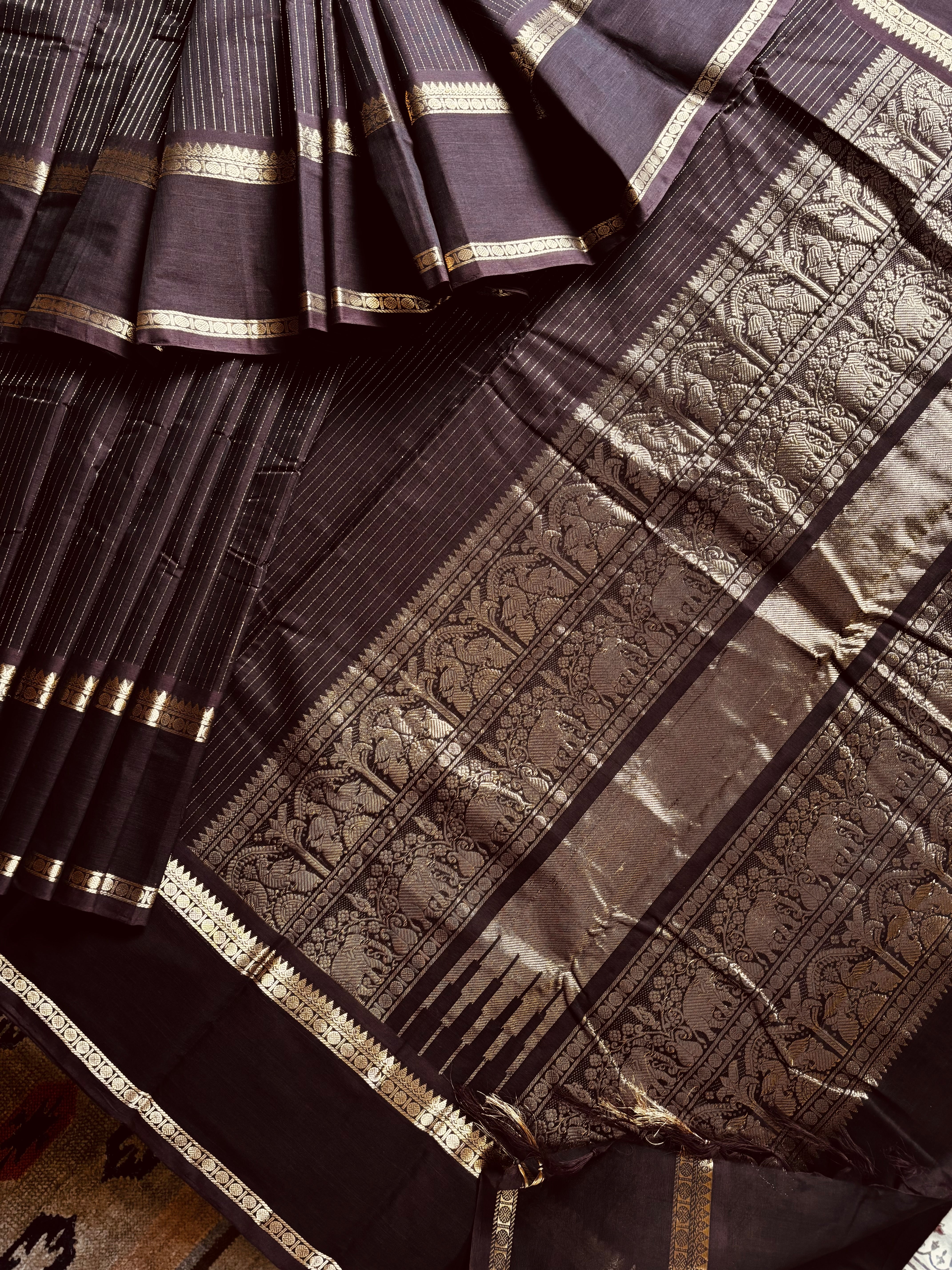 Handwoven Dark Brown Colour Kanchipuram Cotton Saree