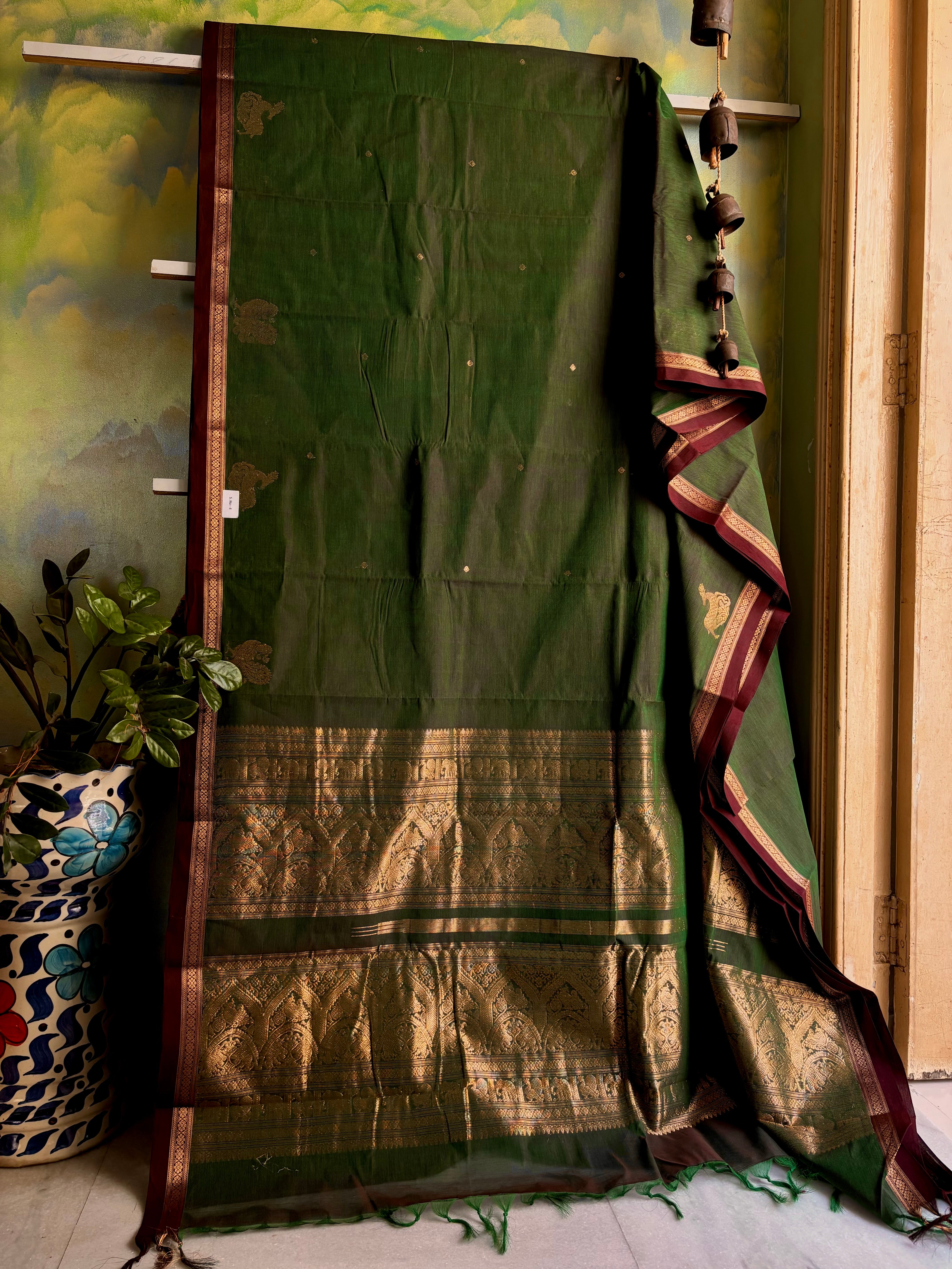 Handwoven Green Colour Cotton Kanchipuram Saree