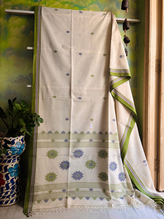Handwoven Offwhite Colour Cotton Jamdani Saree