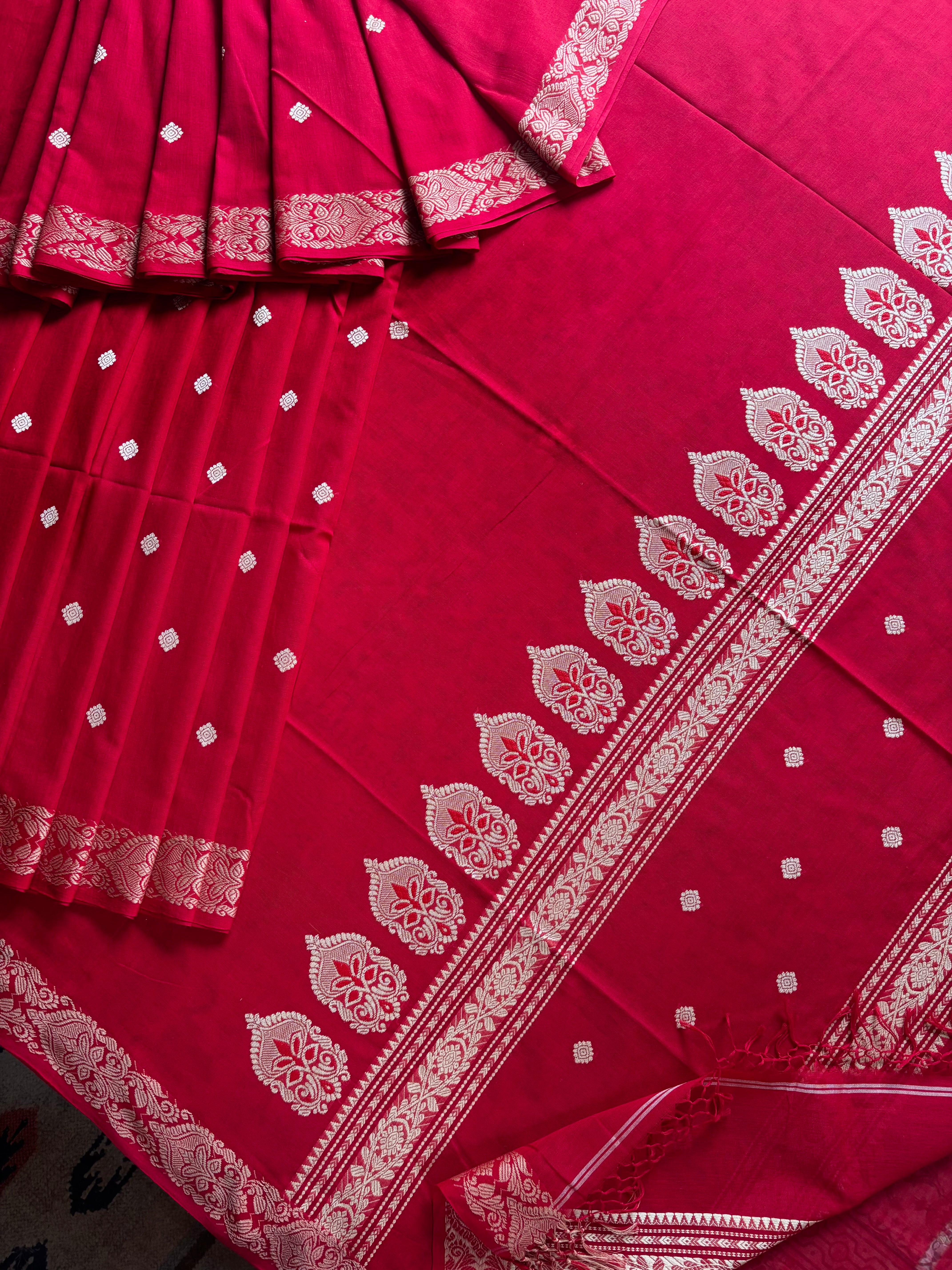 Handwoven Red Colour Phulia Cotton Saree