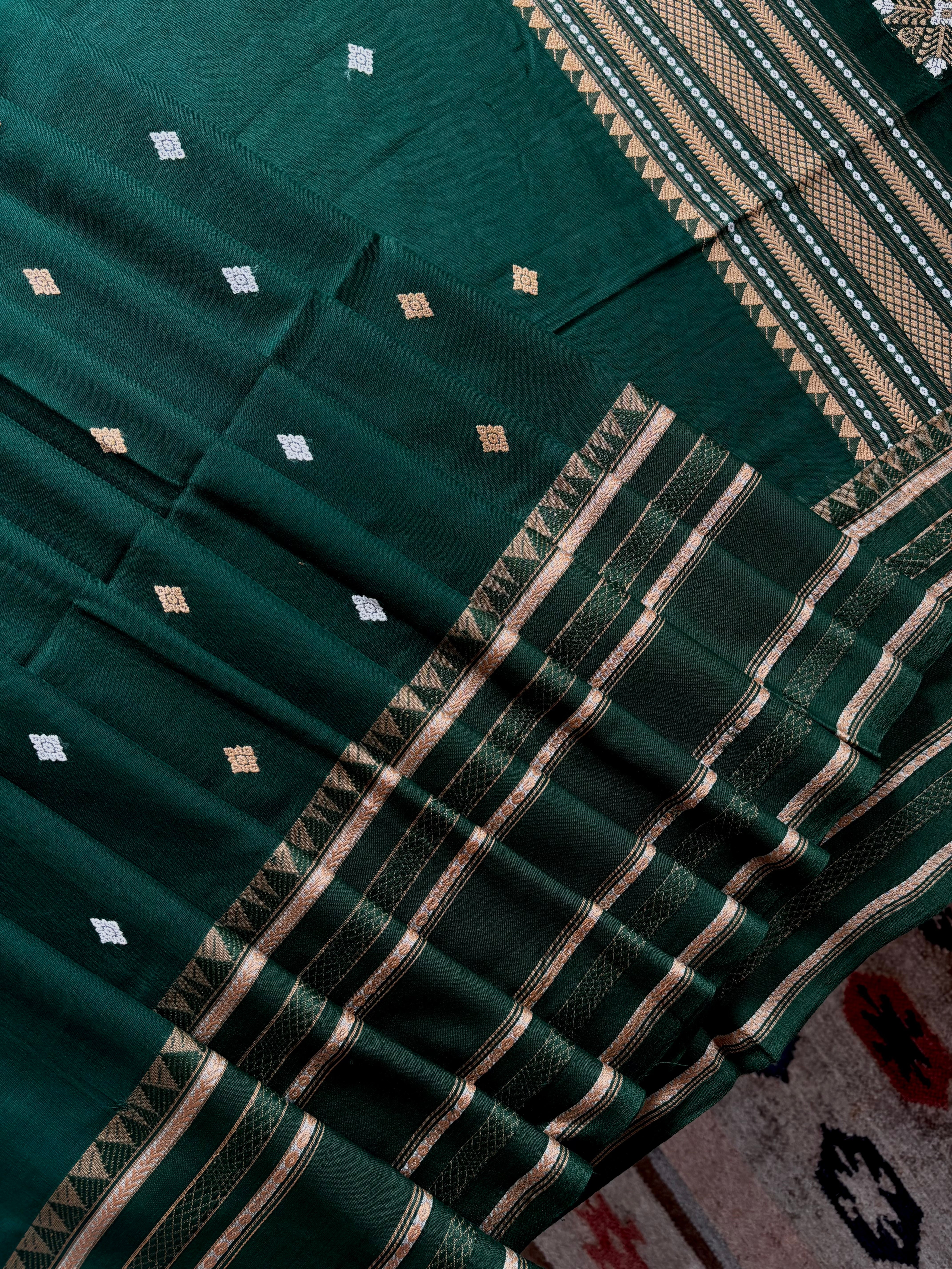 Handwoven Bottle Green Colour Phulia Cotton Saree