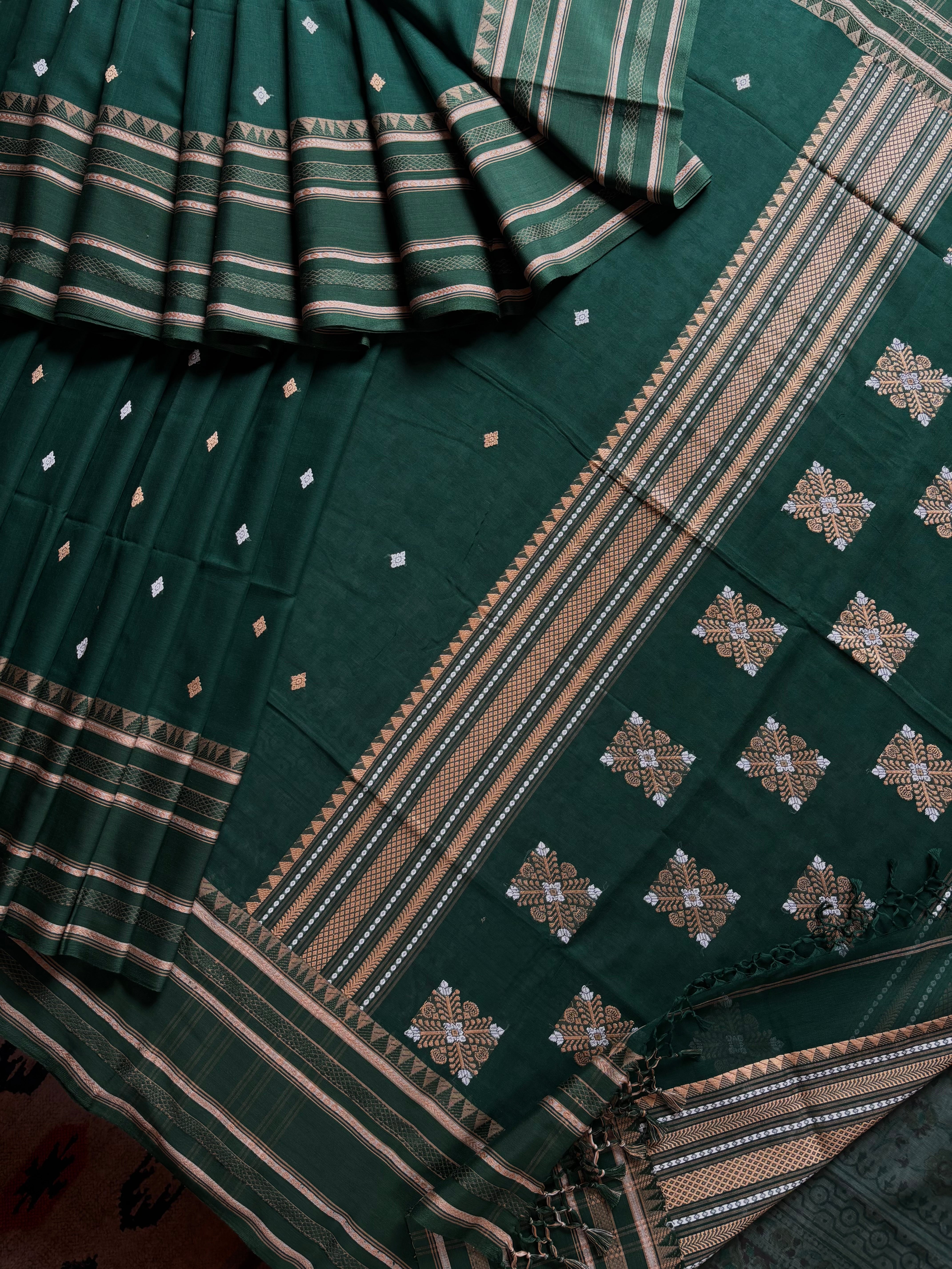 Handwoven Bottle Green Colour Phulia Cotton Saree