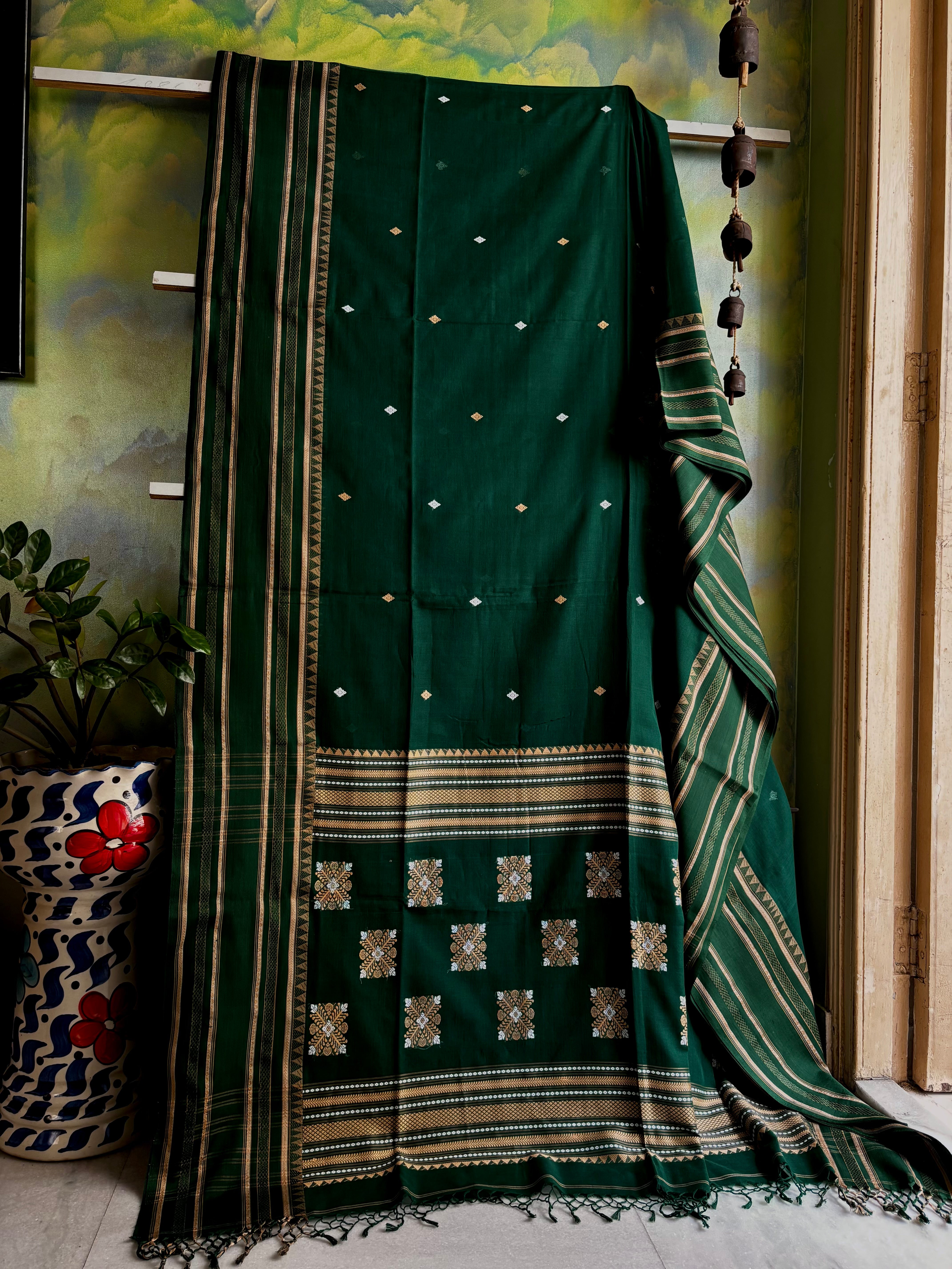 Handwoven Bottle Green Colour Phulia Cotton Saree