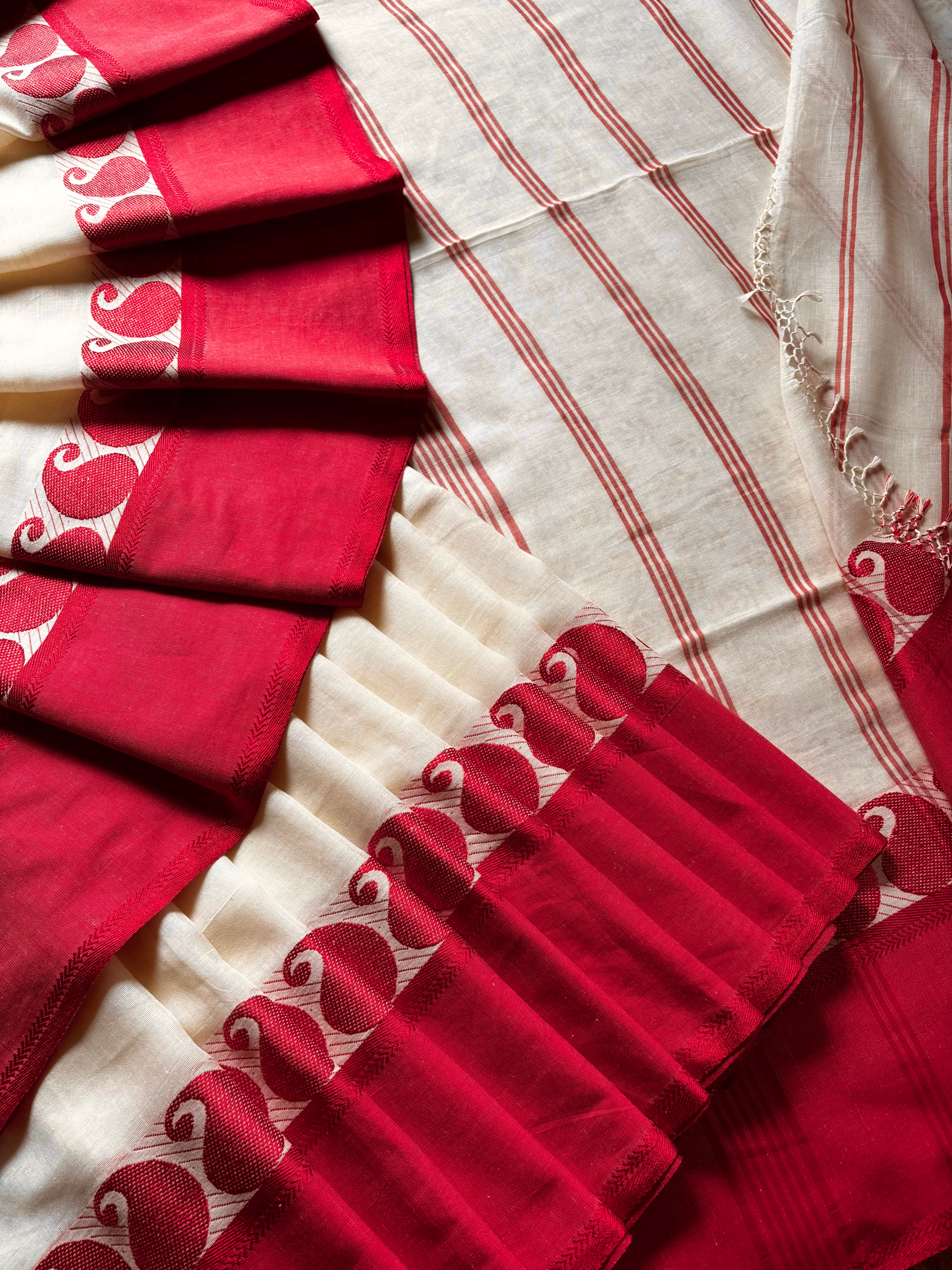 Handwoven Cream White Red Phulia Cotton Saree
