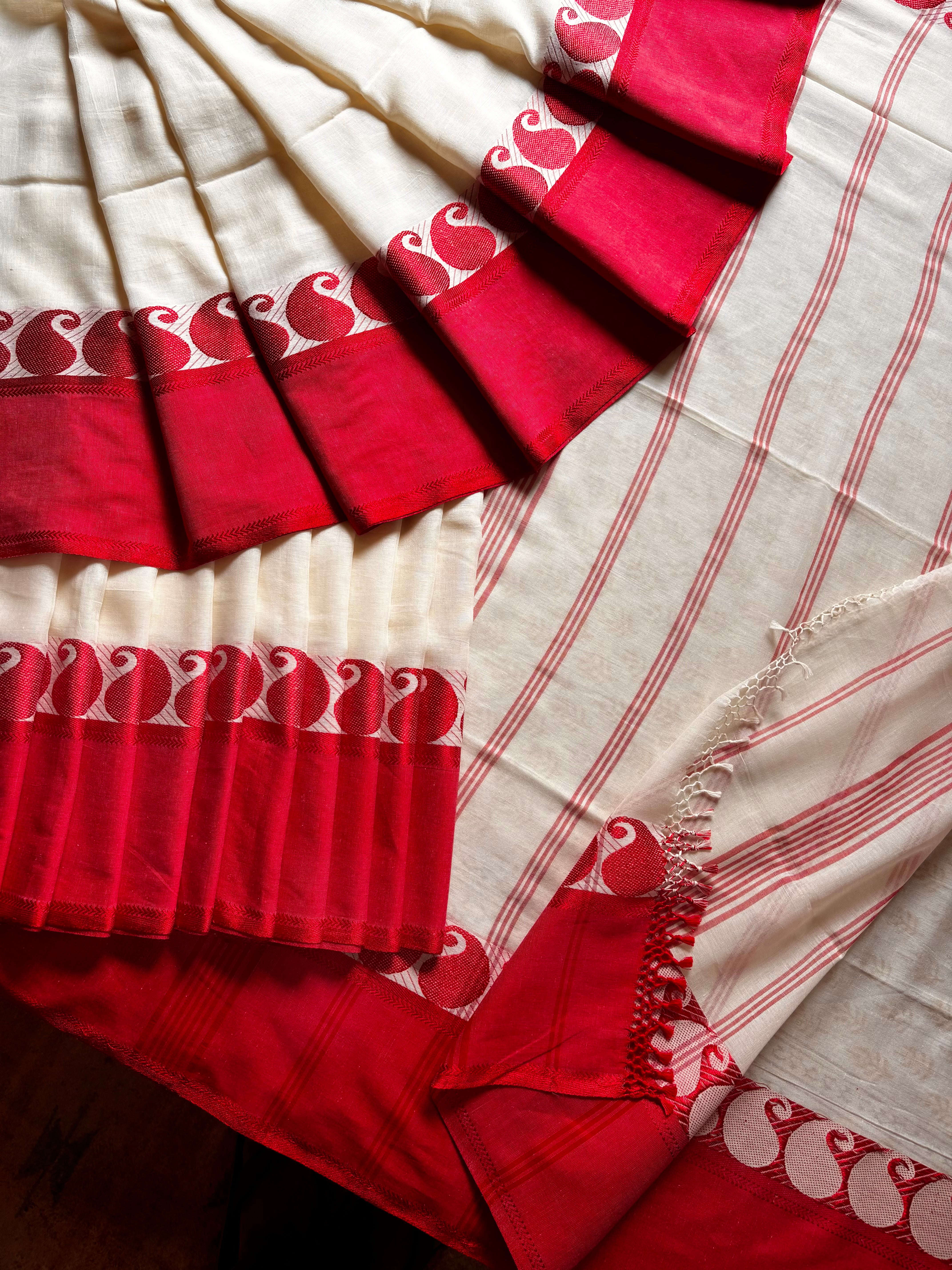 Handwoven Cream White Red Phulia Cotton Saree