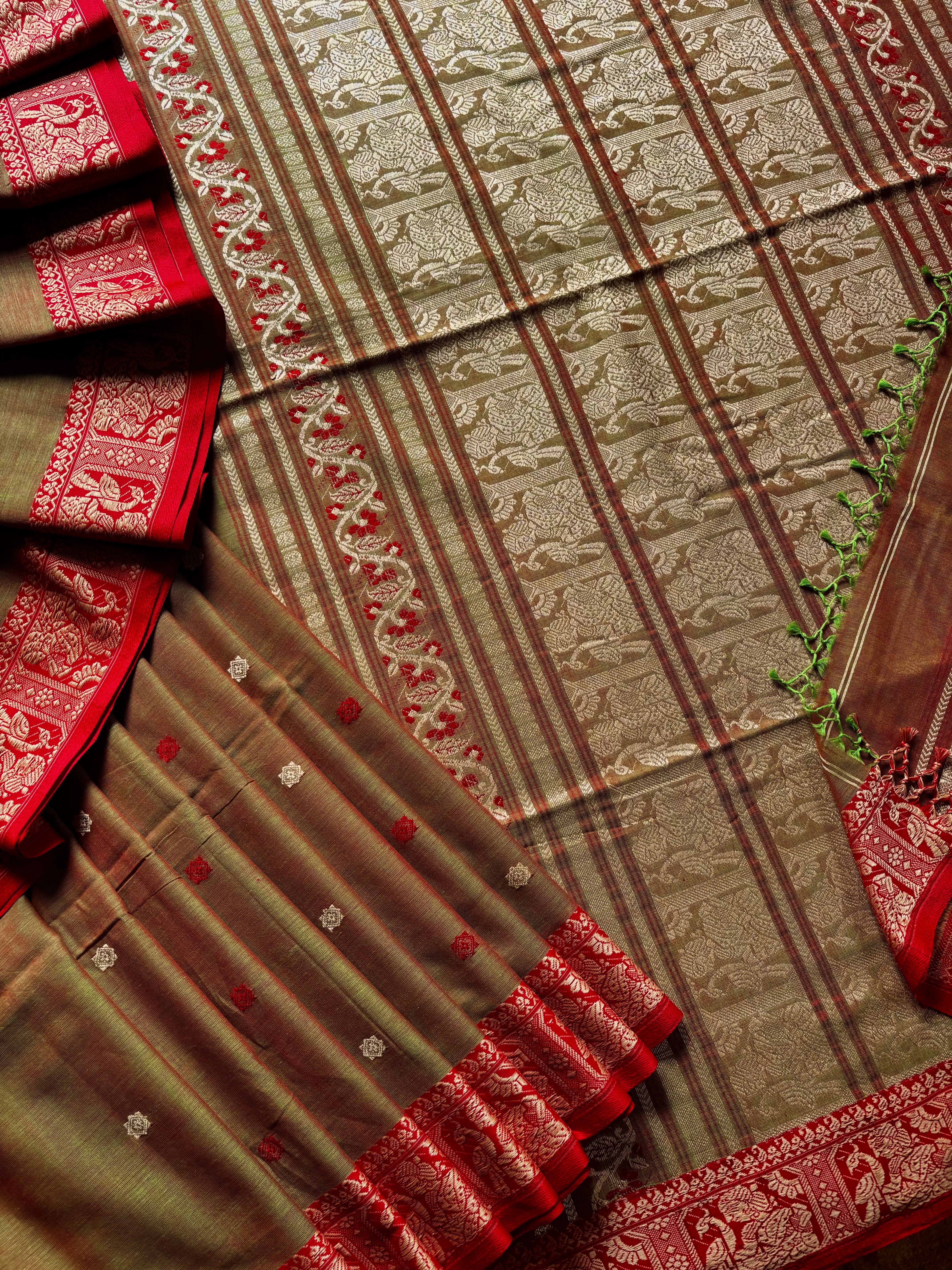 Handwoven Green Red Dual Toned Cotton Baluchari Saree