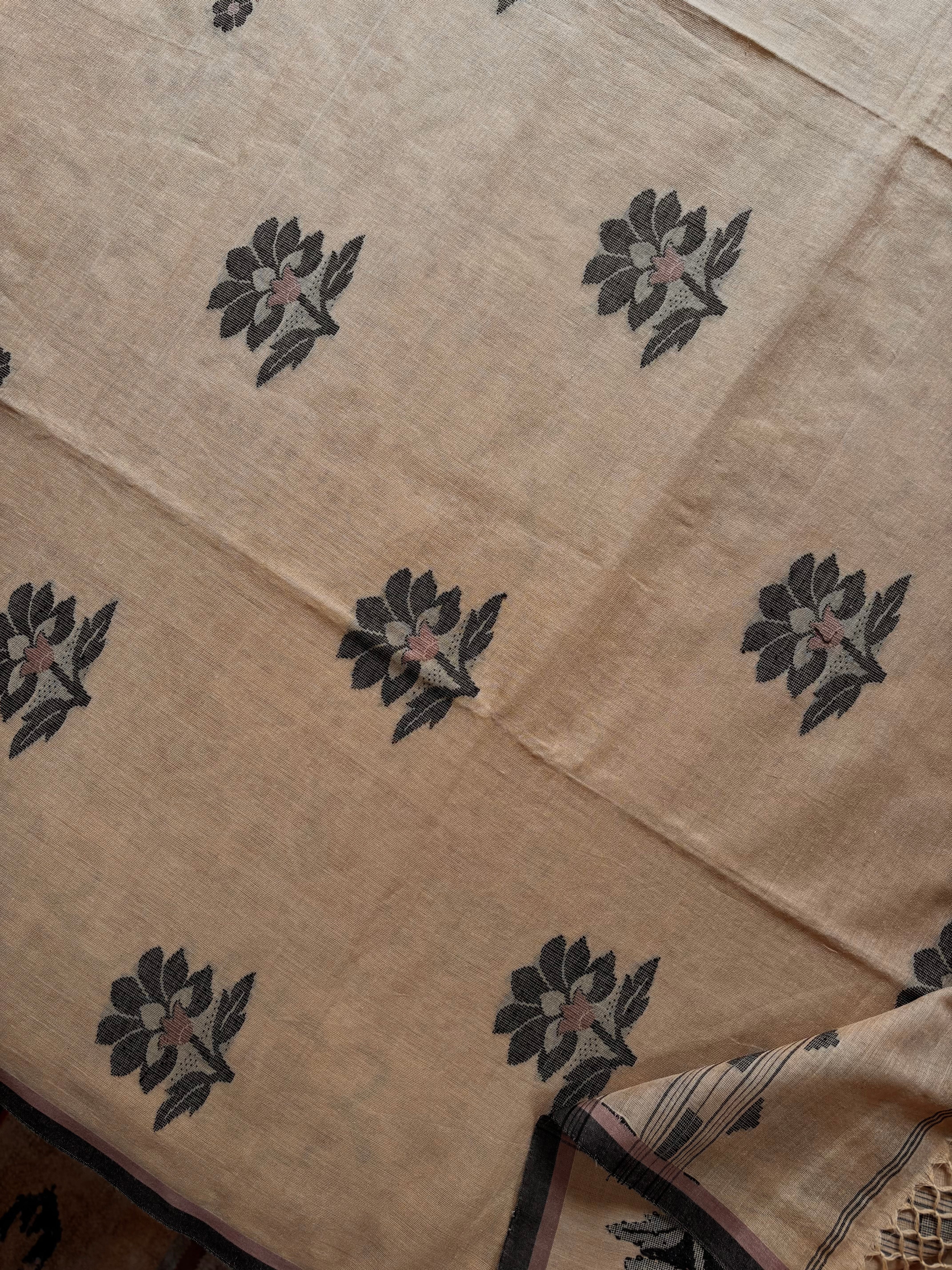 Handwoven Tussar Colour Cotton Jamdani Saree