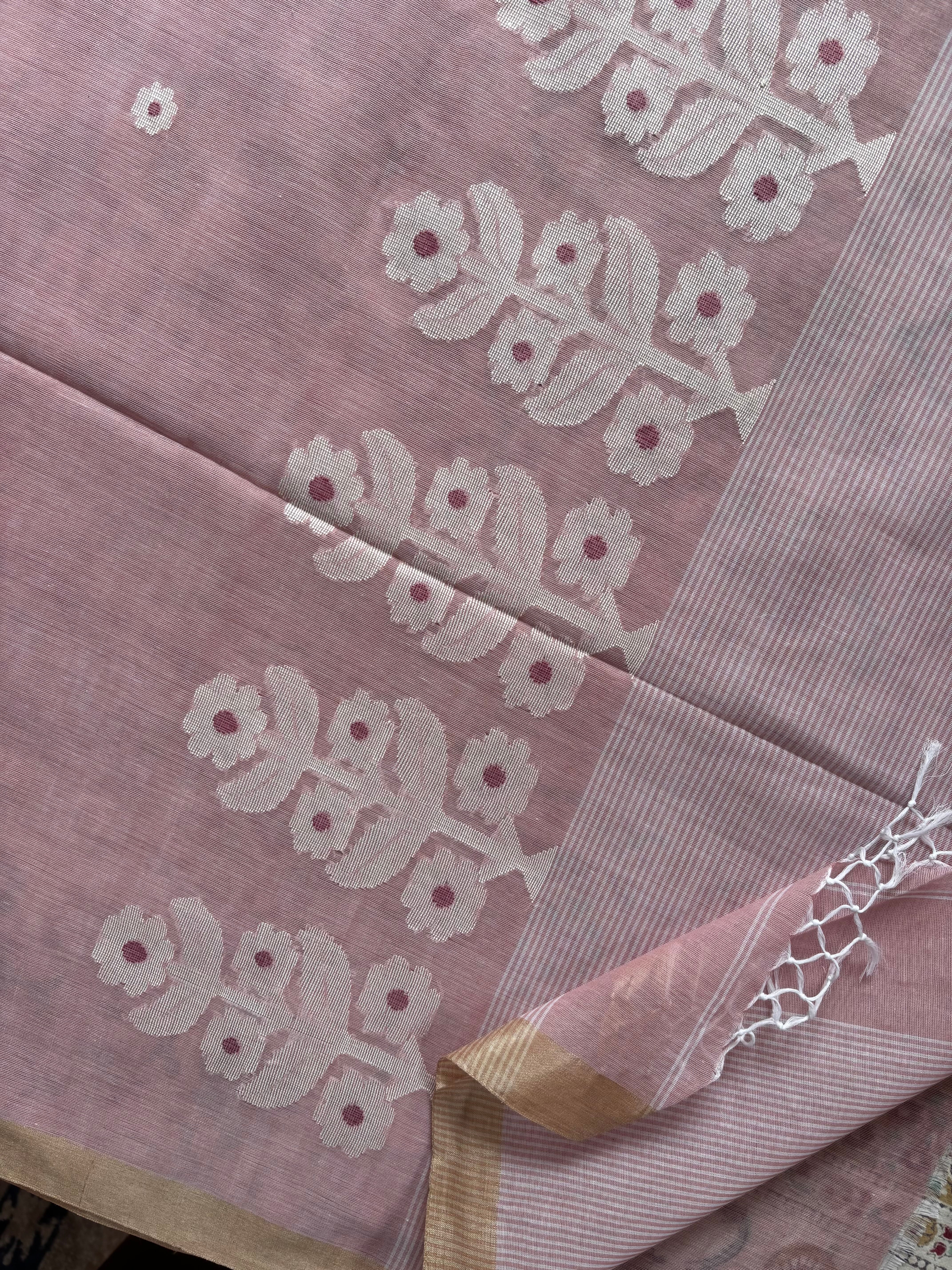Handwoven Light Dusty Pink Colour Cotton Jamdani Saree