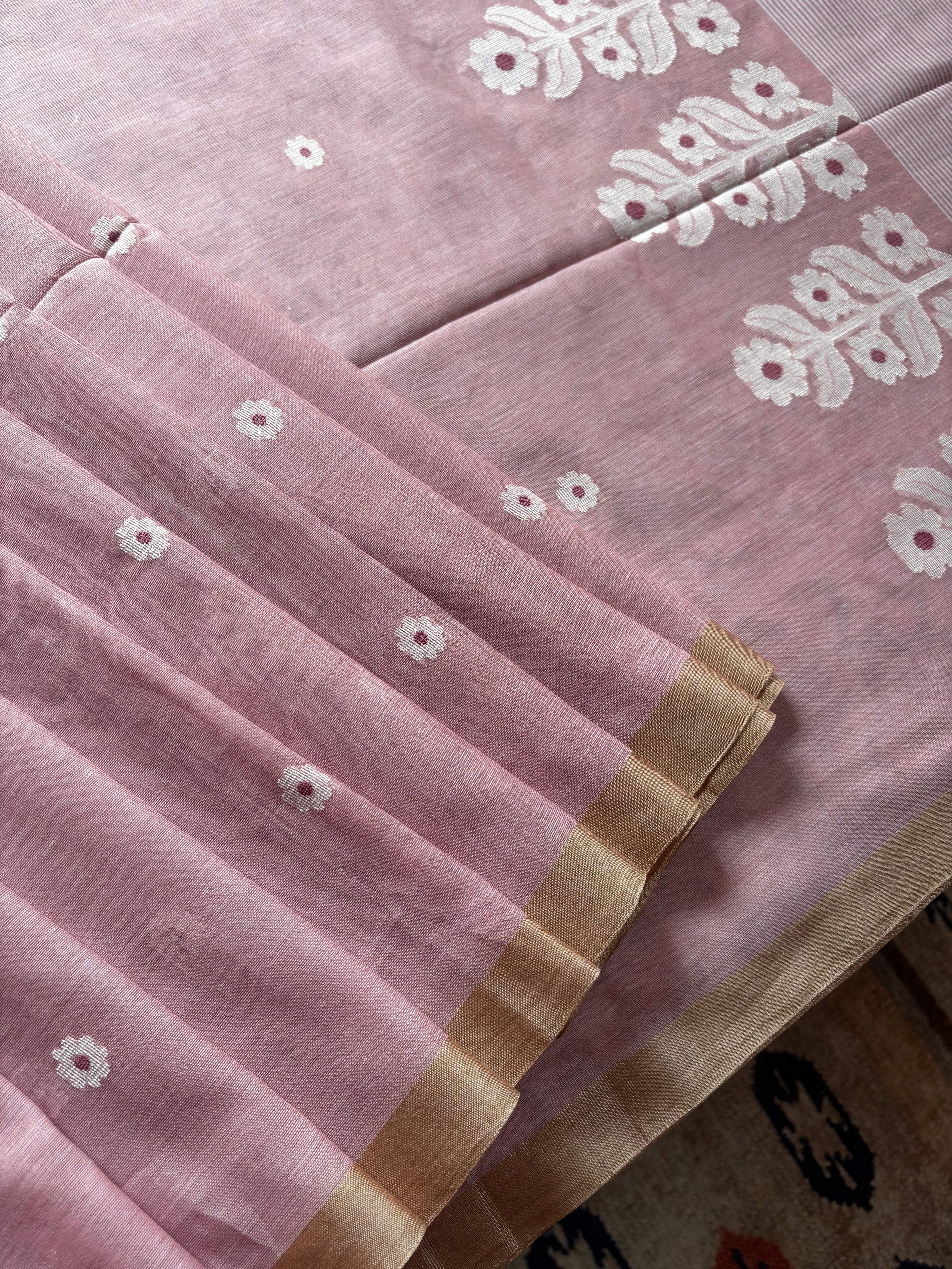 Handwoven Light Dusty Pink Colour Cotton Jamdani Saree
