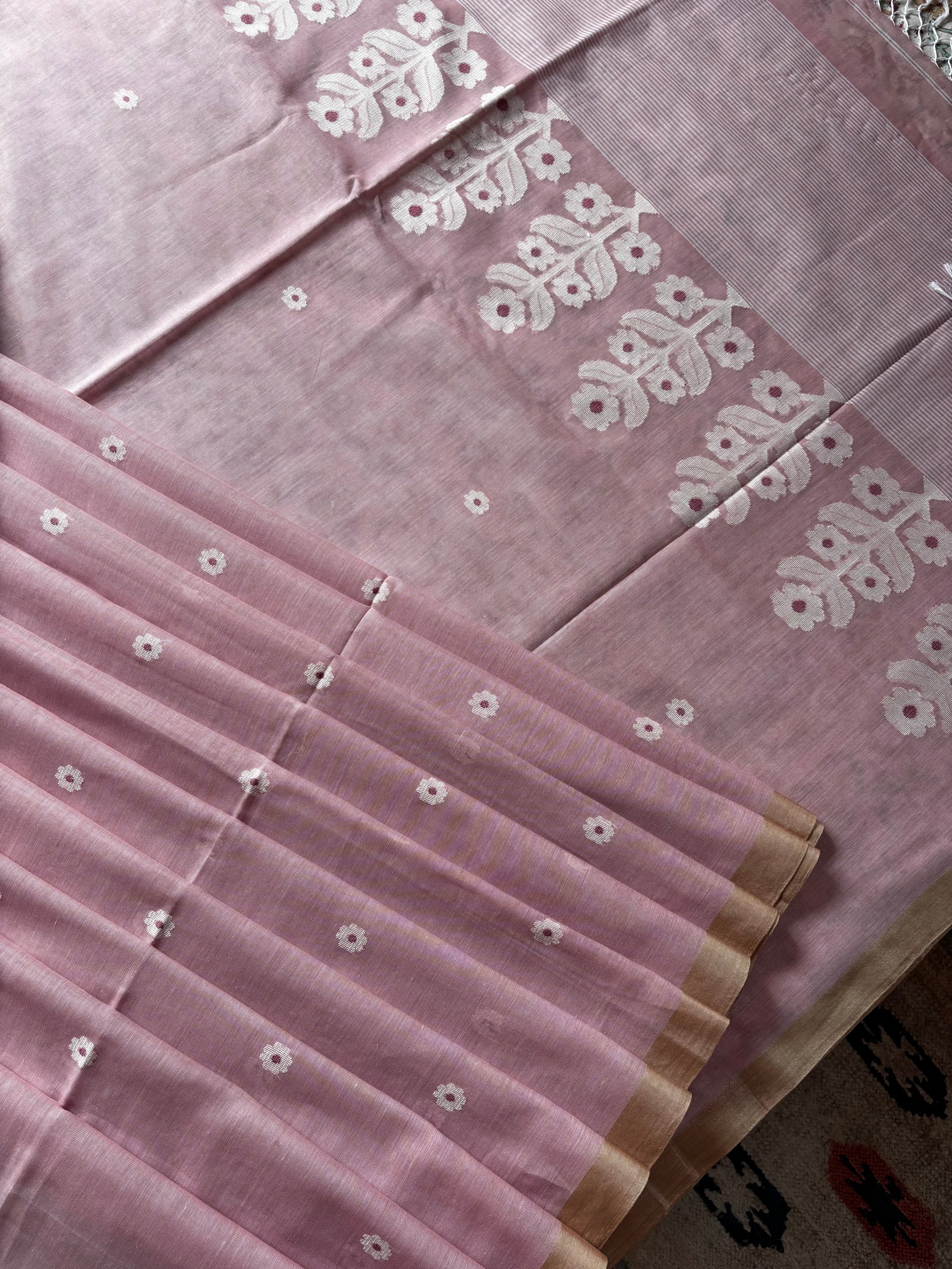 Handwoven Light Dusty Pink Colour Cotton Jamdani Saree