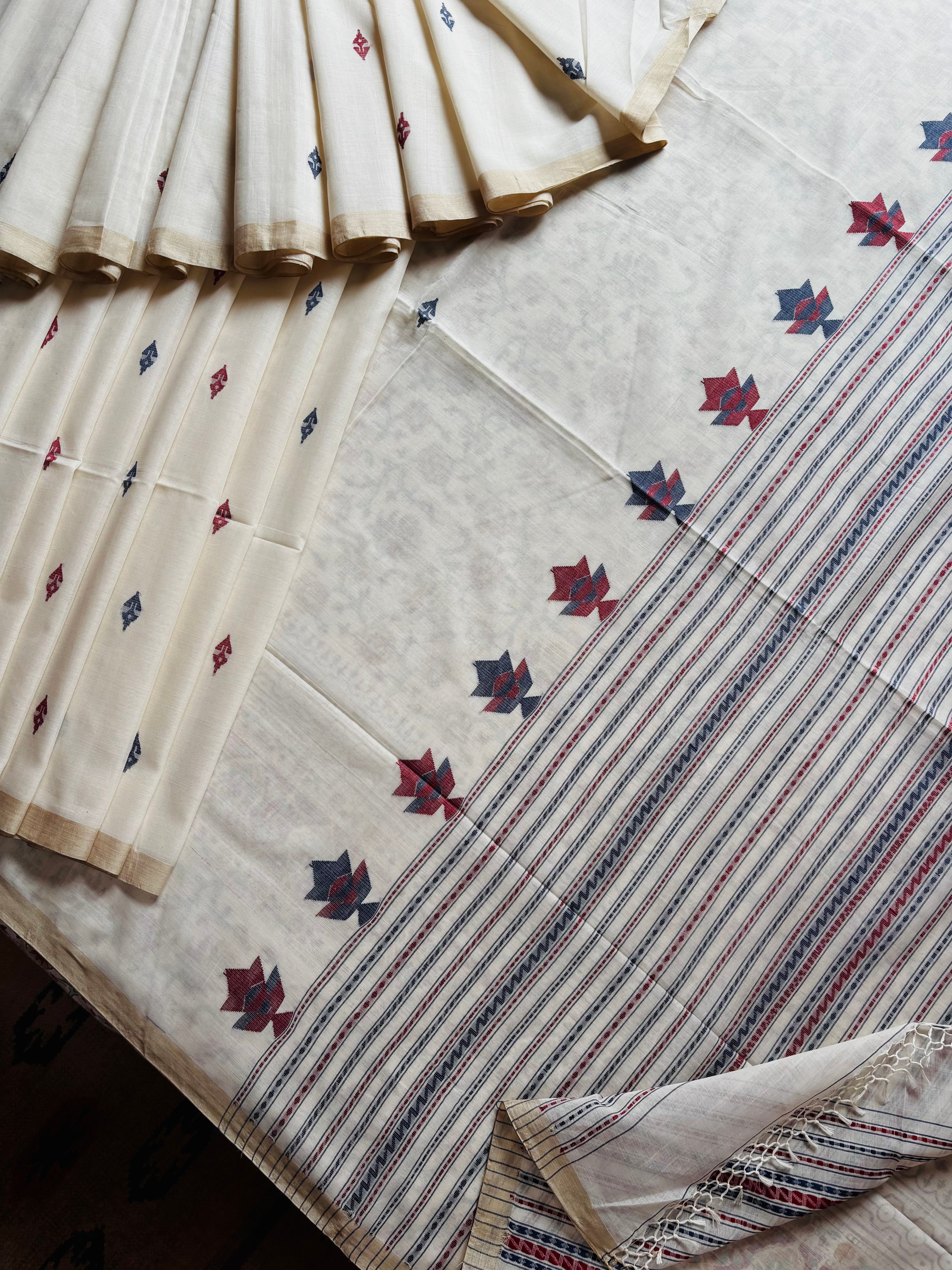 Handwoven Pearl White Colour Cotton Jamdani Saree