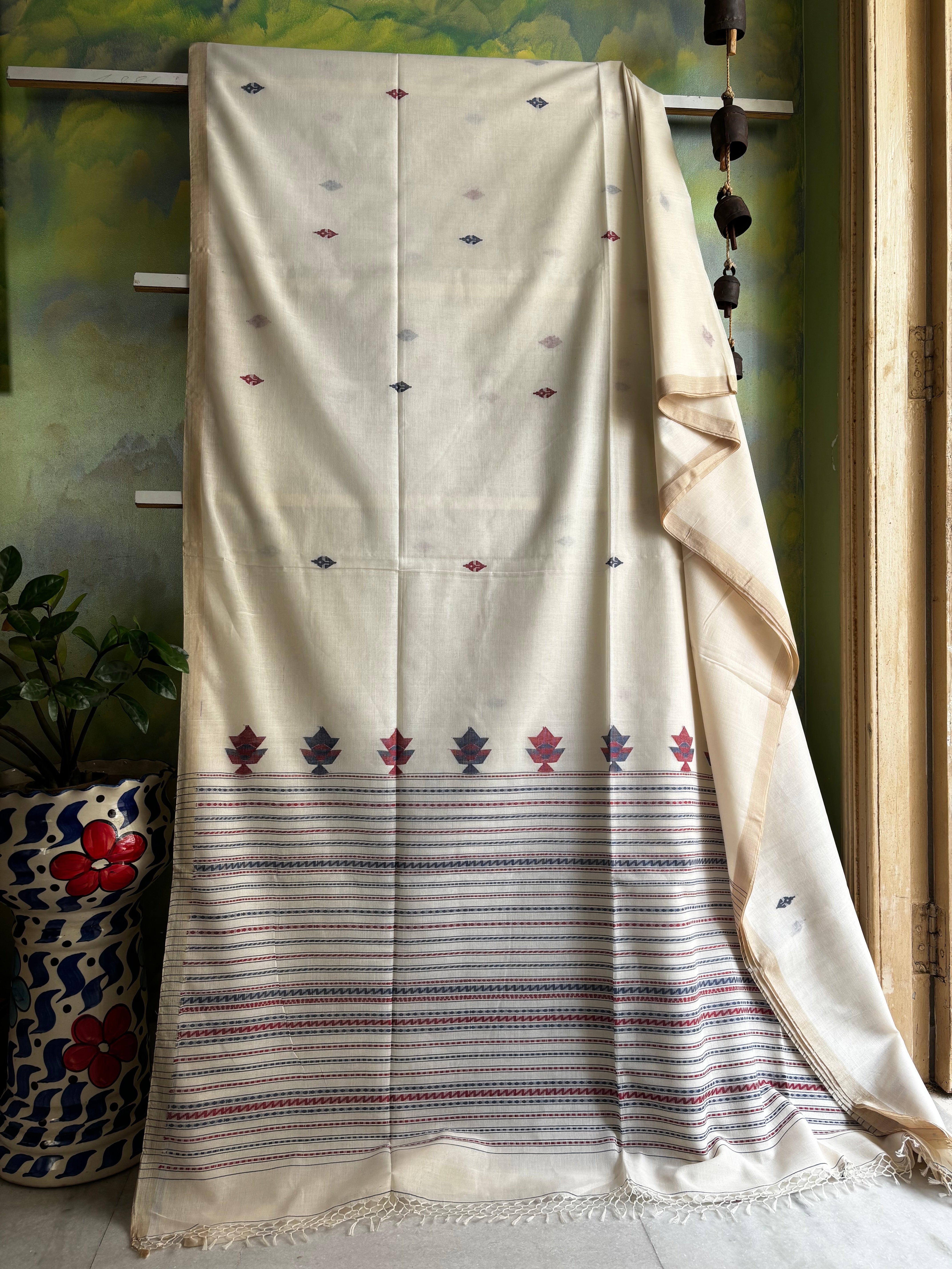 Handwoven Pearl White Colour Cotton Jamdani Saree