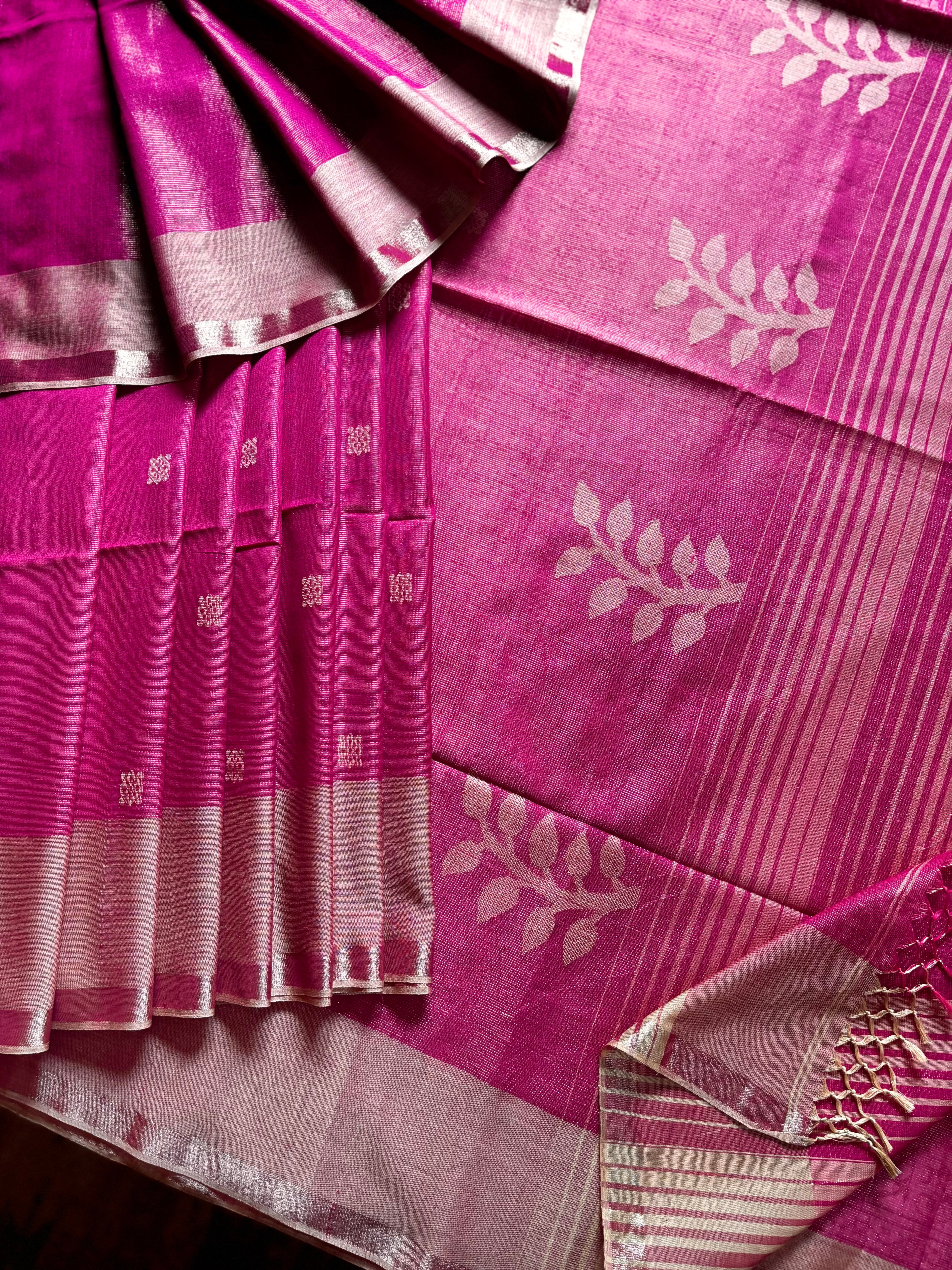 Handwoven Pink Colour Tissue Jamdani Saree