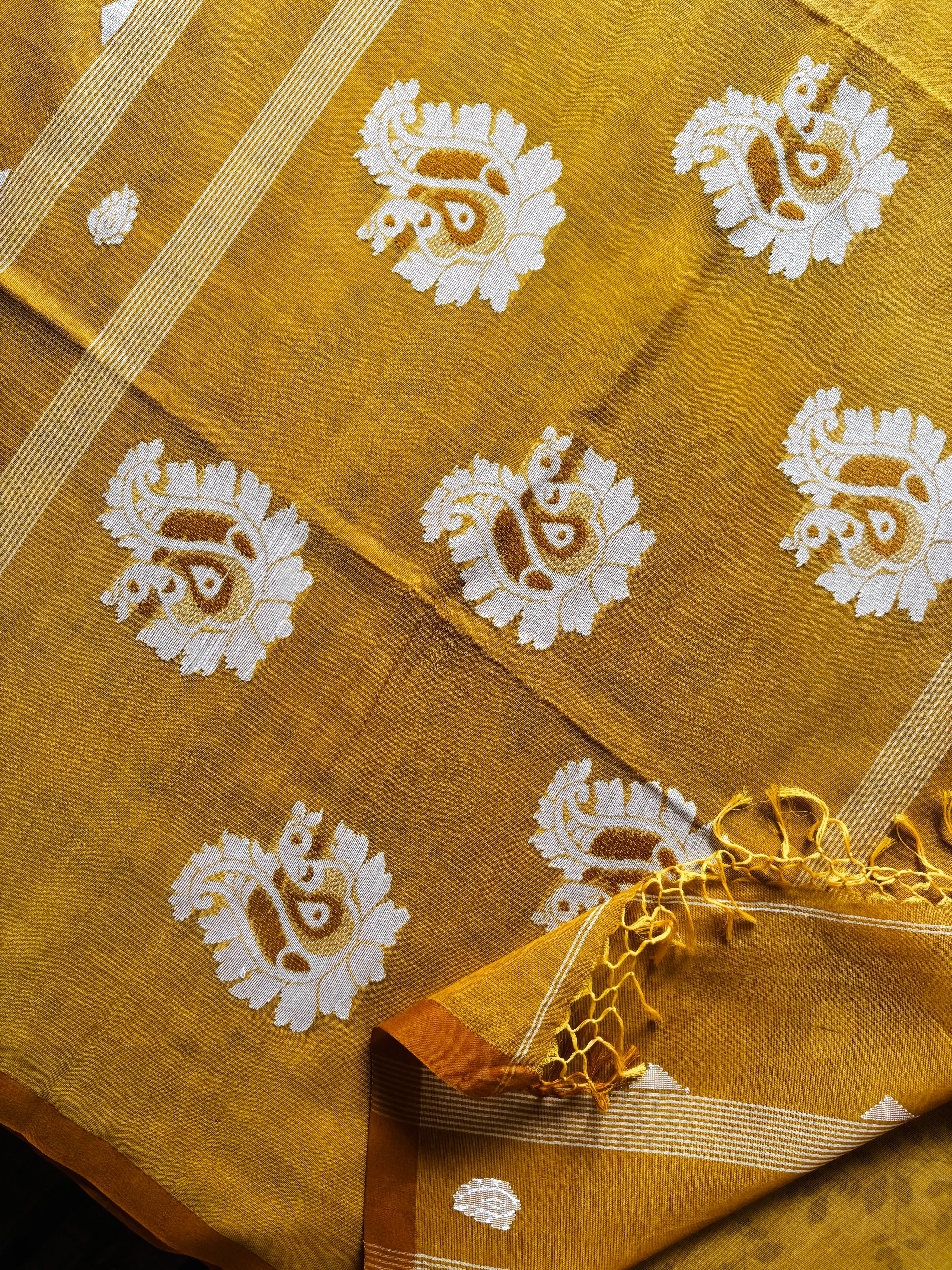 Handwoven Yellow Colour Cotton Jamdani Saree