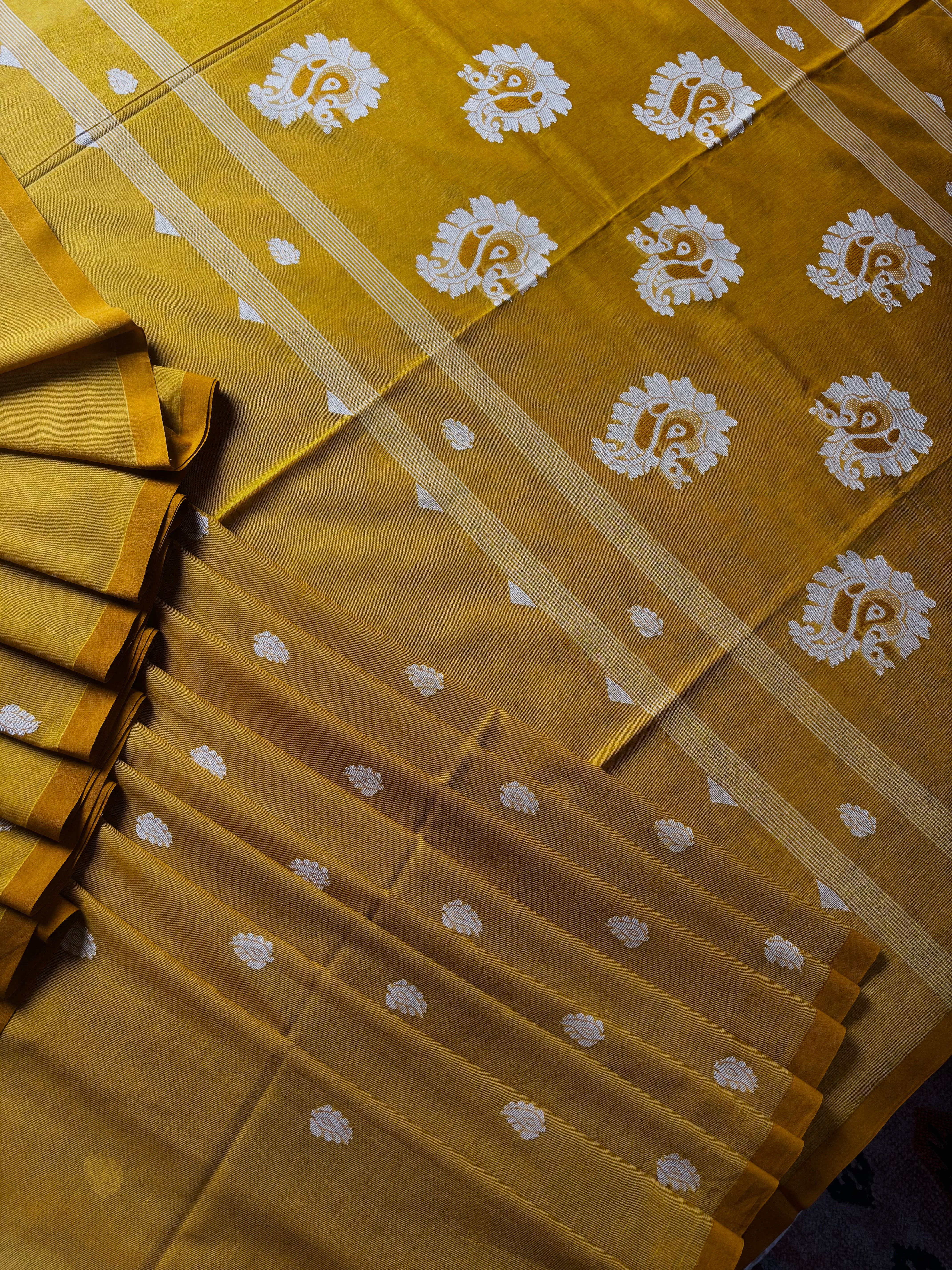 Handwoven Yellow Colour Cotton Jamdani Saree