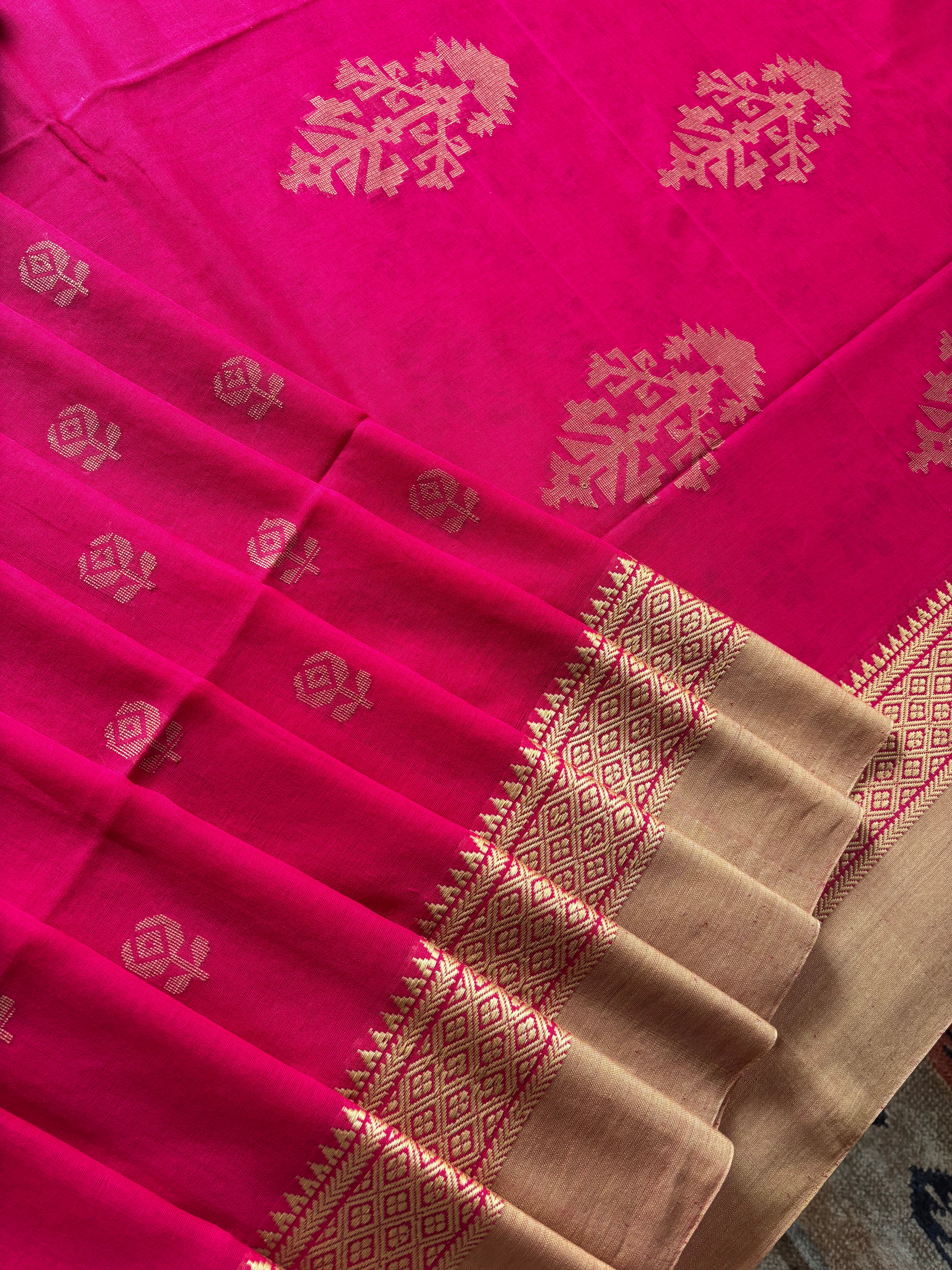 Handwoven Dual Toned Pink Colour Cotton Jamdani Saree