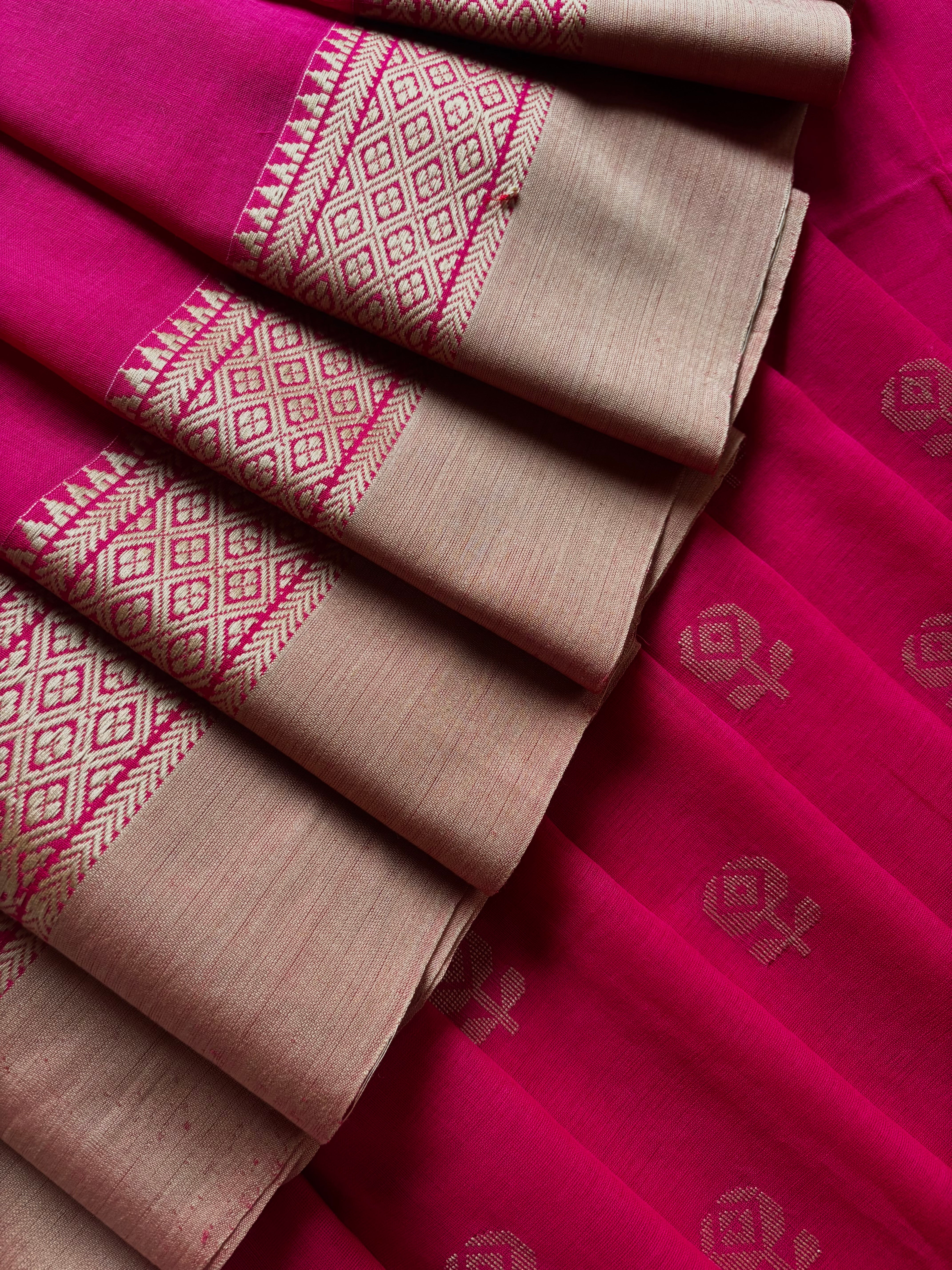 Handwoven Dual Toned Pink Colour Cotton Jamdani Saree