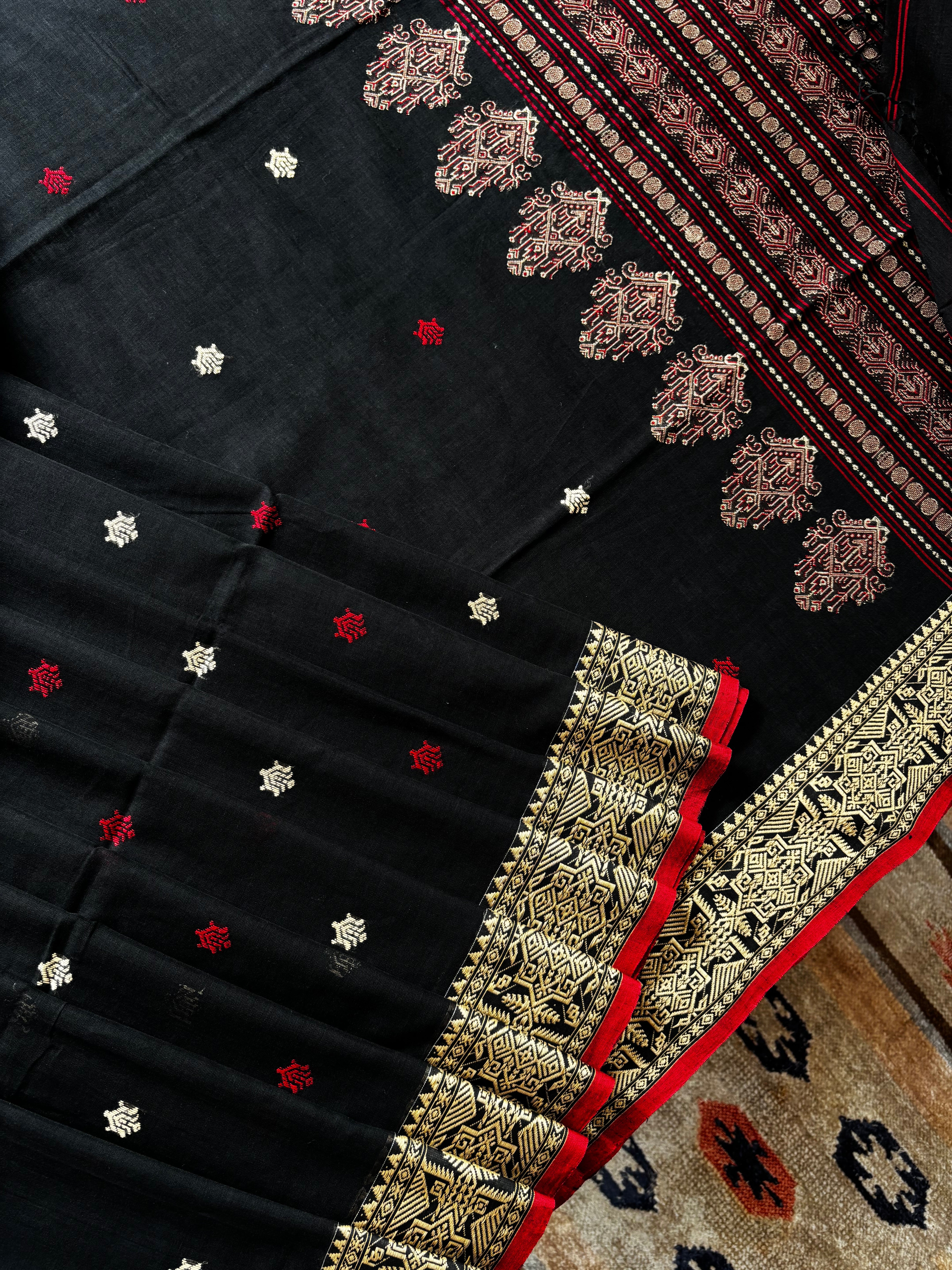 Handwoven Black Colour Phulia Cotton Saree