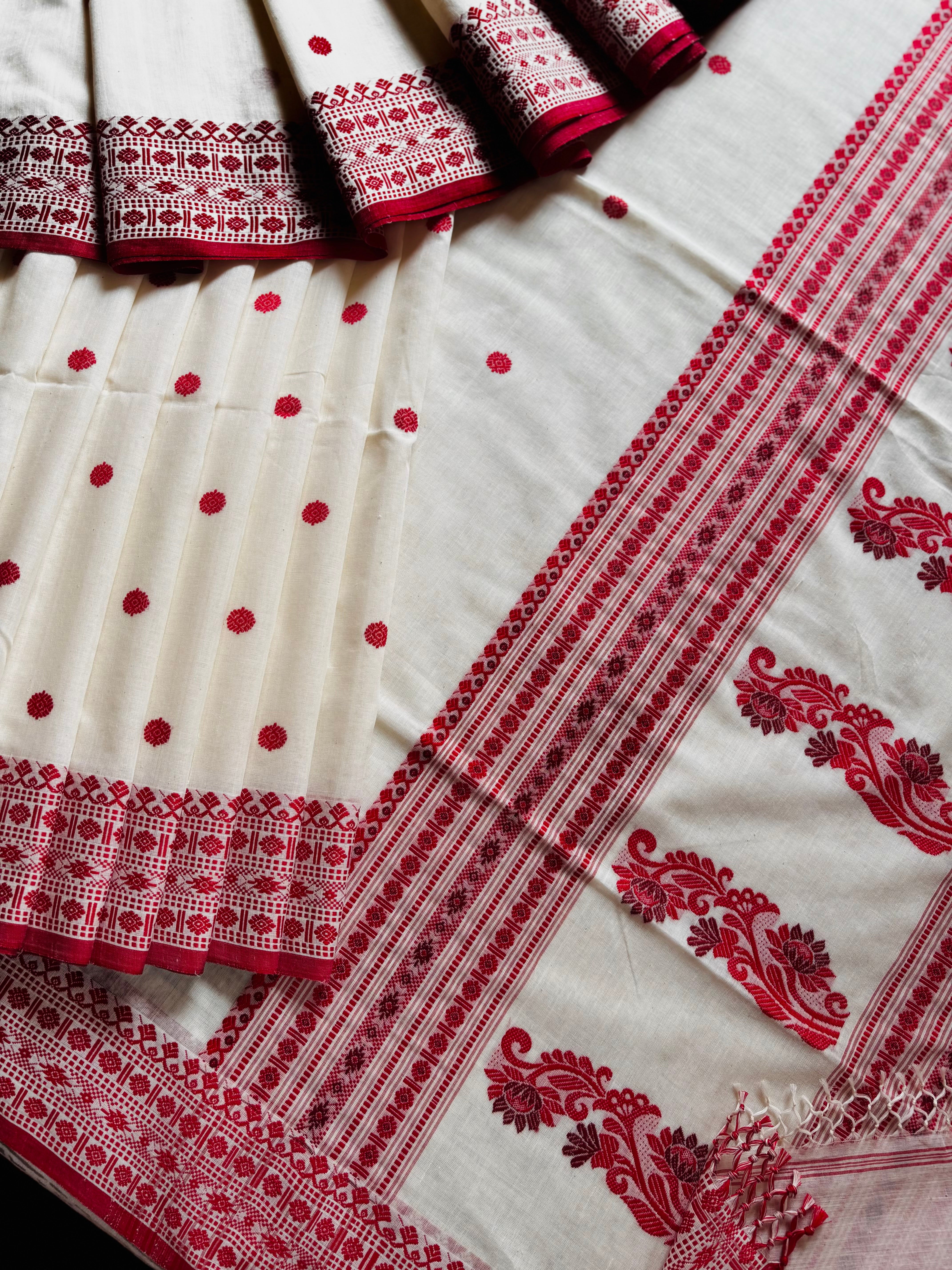 Handwoven Off White Red Phulia Cotton Saree