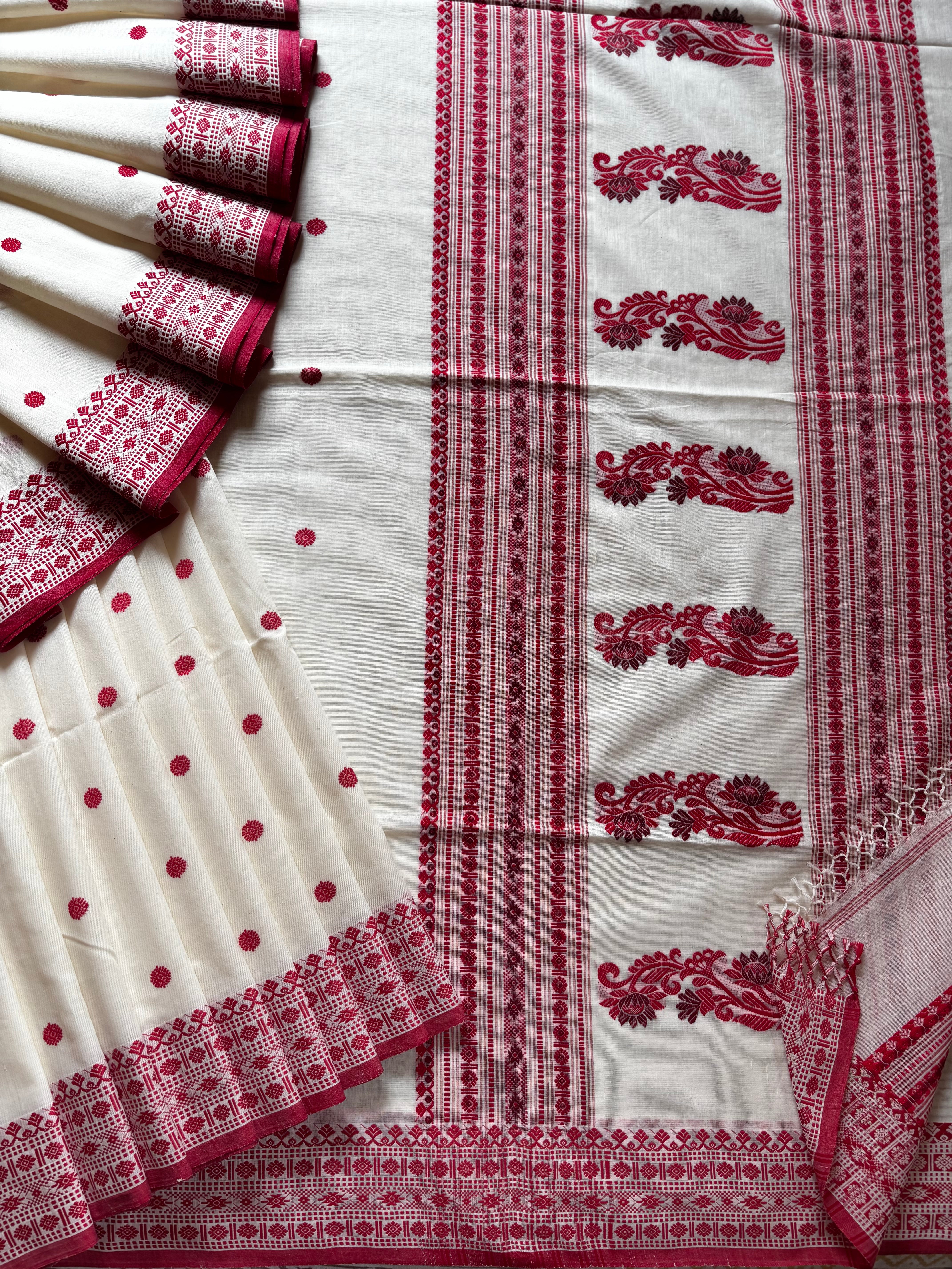 Handwoven Off White Red Phulia Cotton Saree