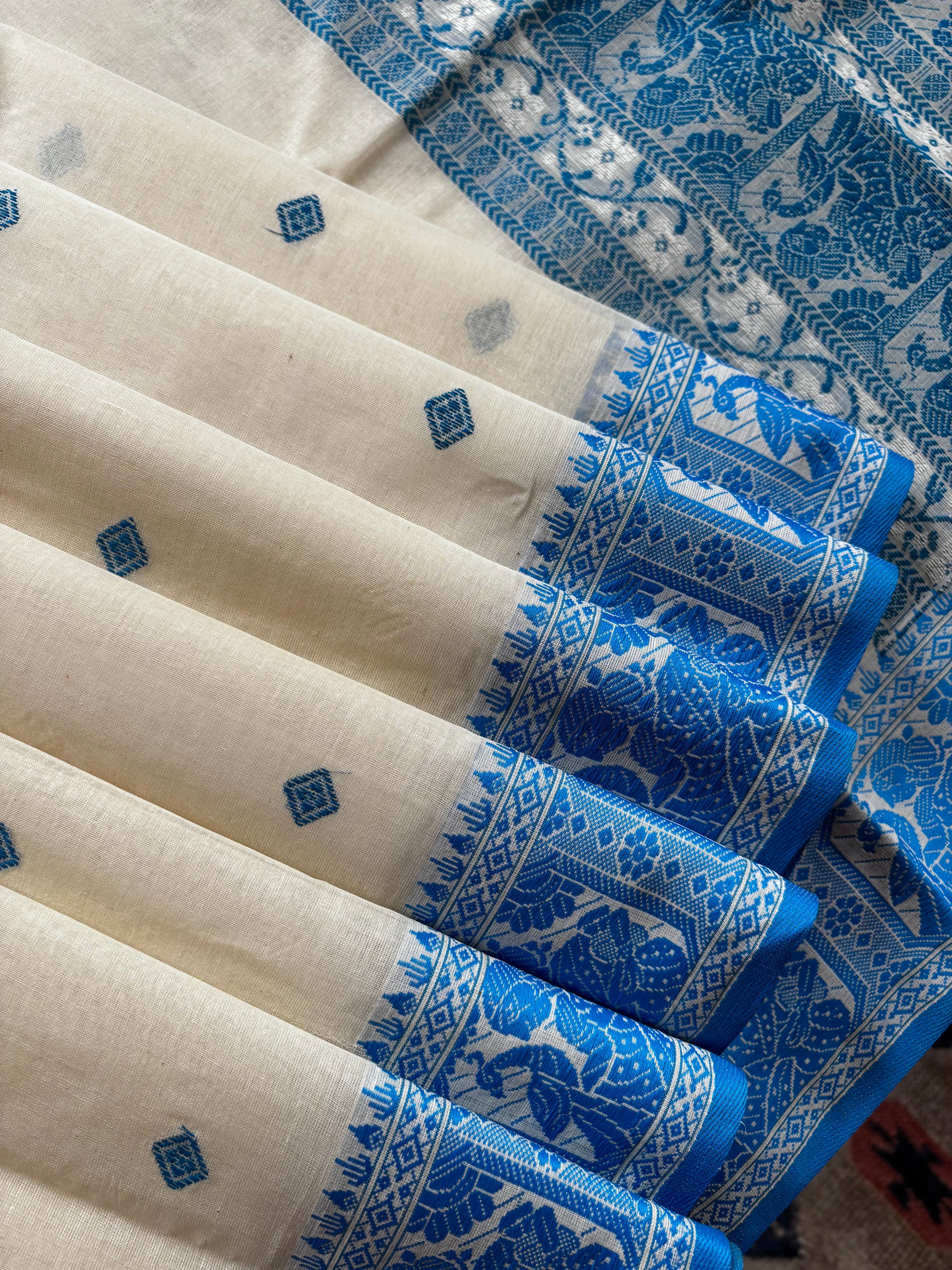 Handwoven Offwhite Colour Cotton Baluchari Saree
