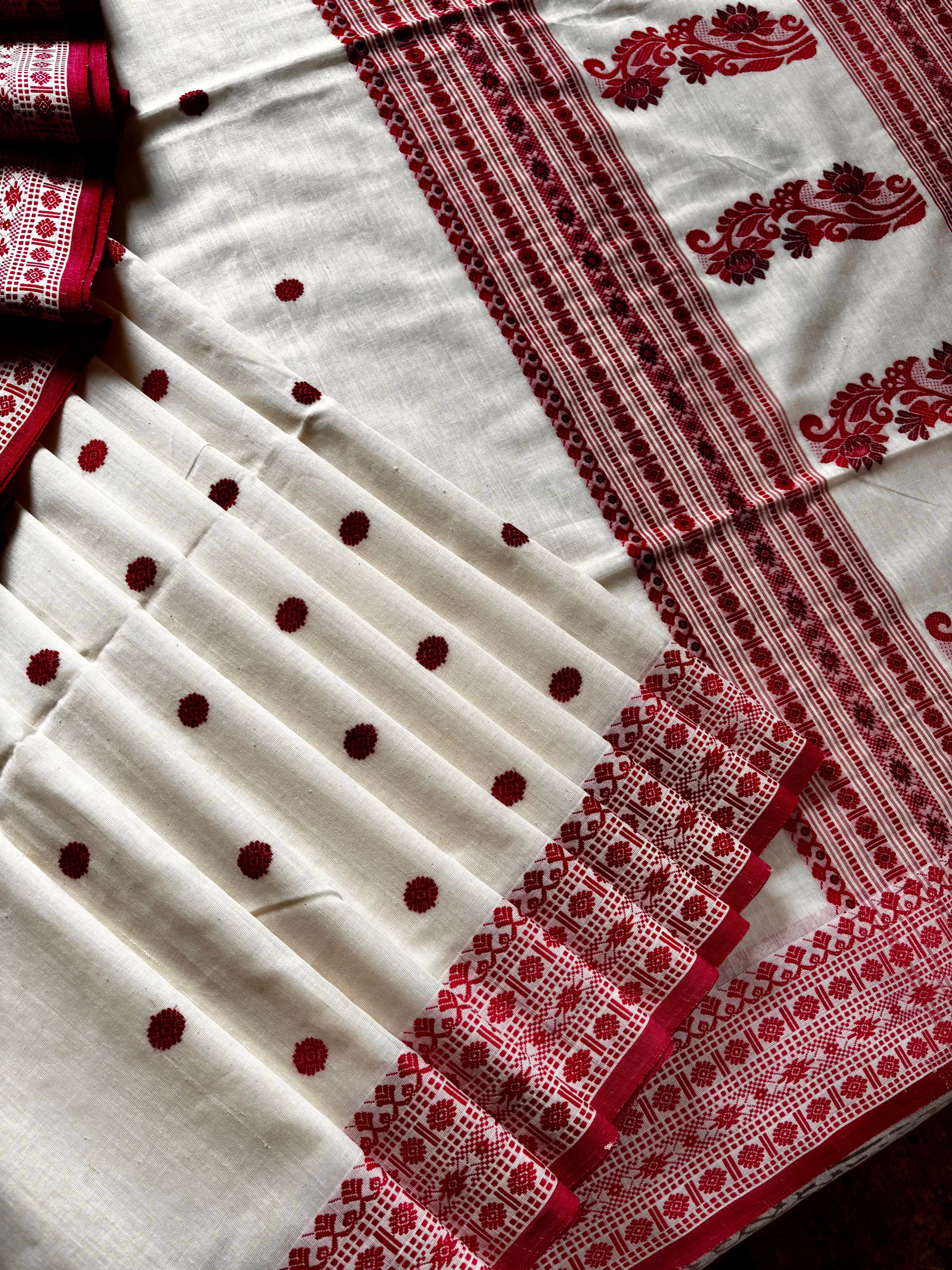 Handwoven Off White Red Phulia Cotton Saree