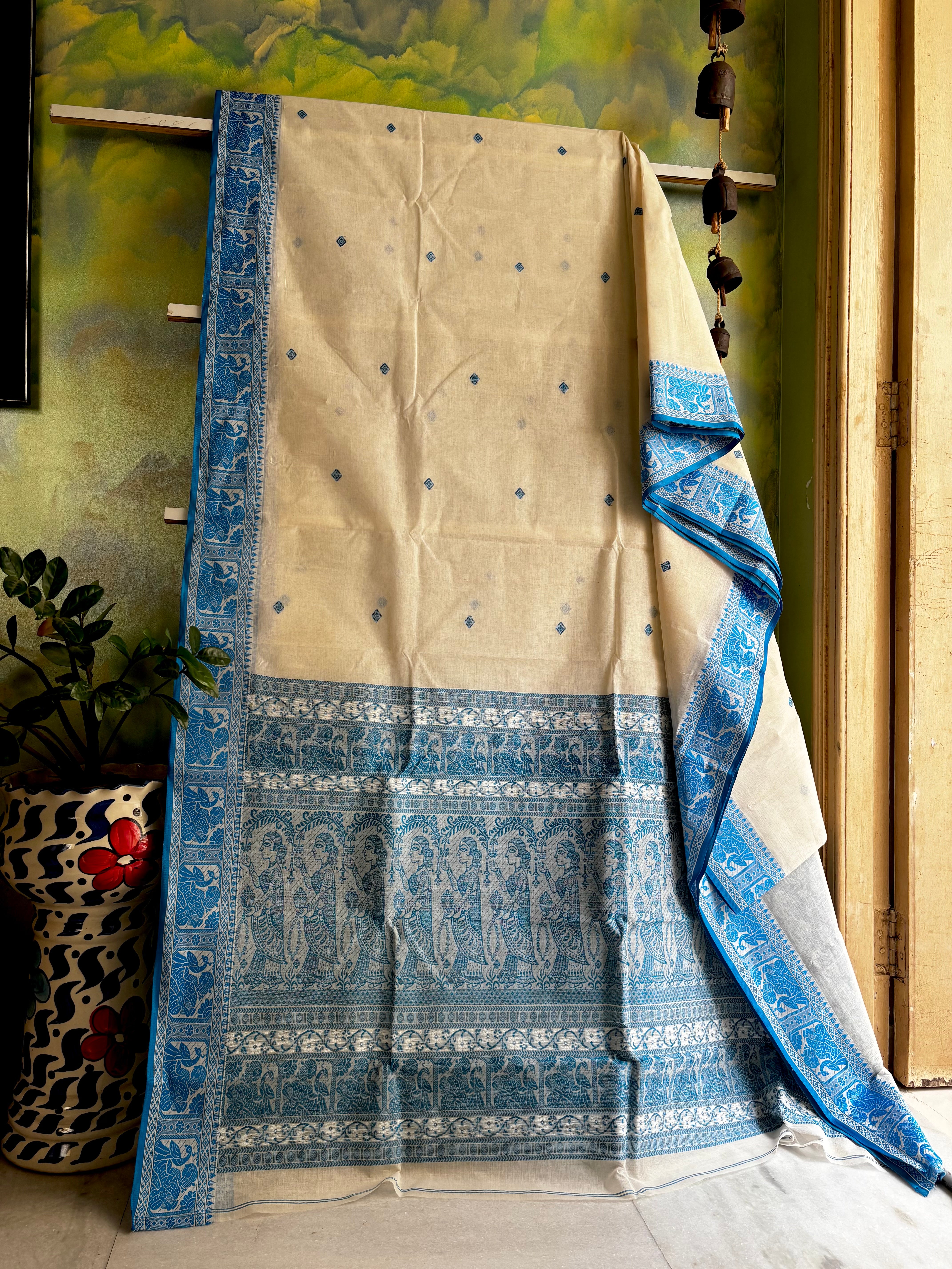 Handwoven Offwhite Colour Cotton Baluchari Saree