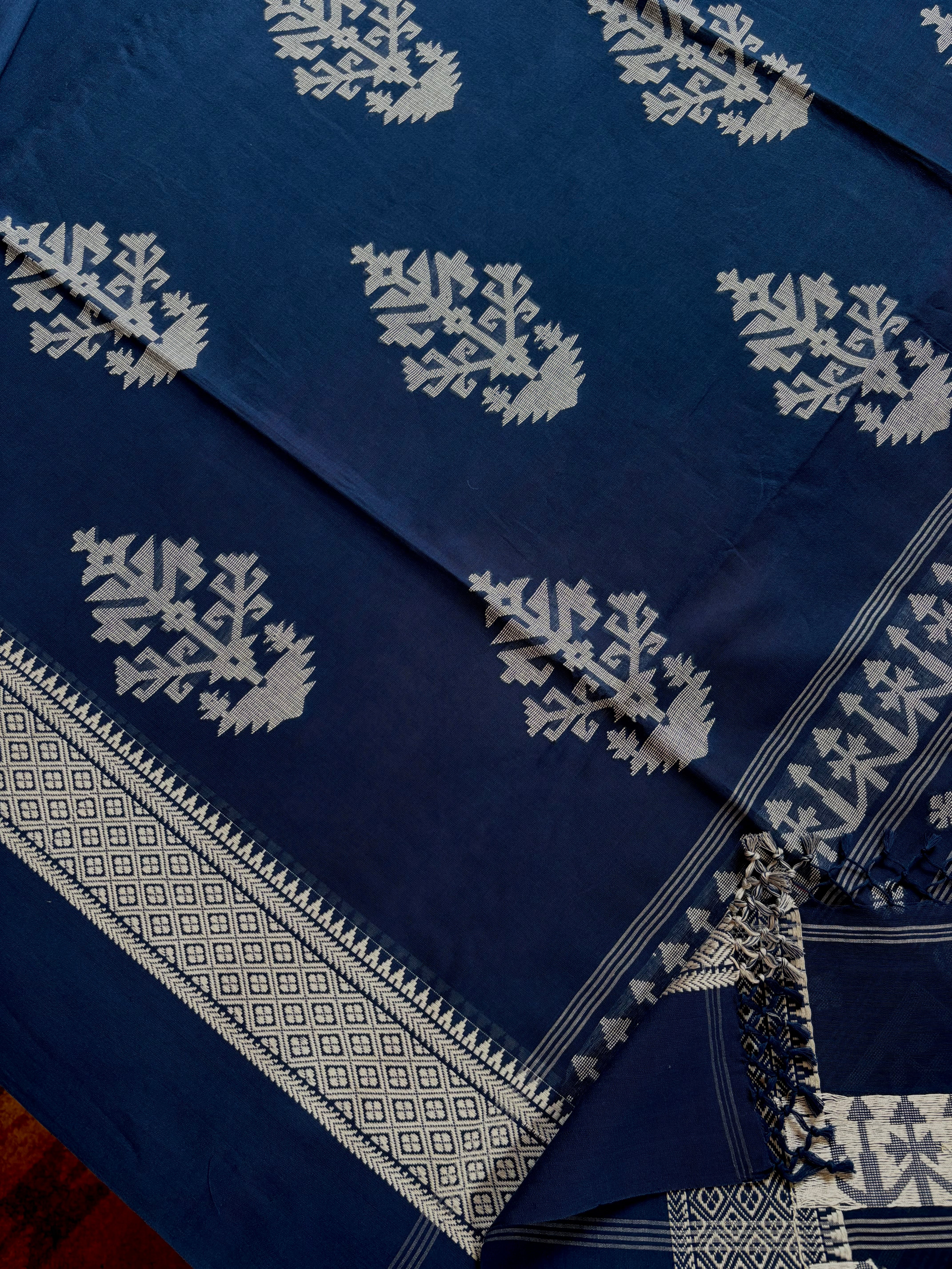 Handwoven Blue Phulia Cotton Jamdani Saree