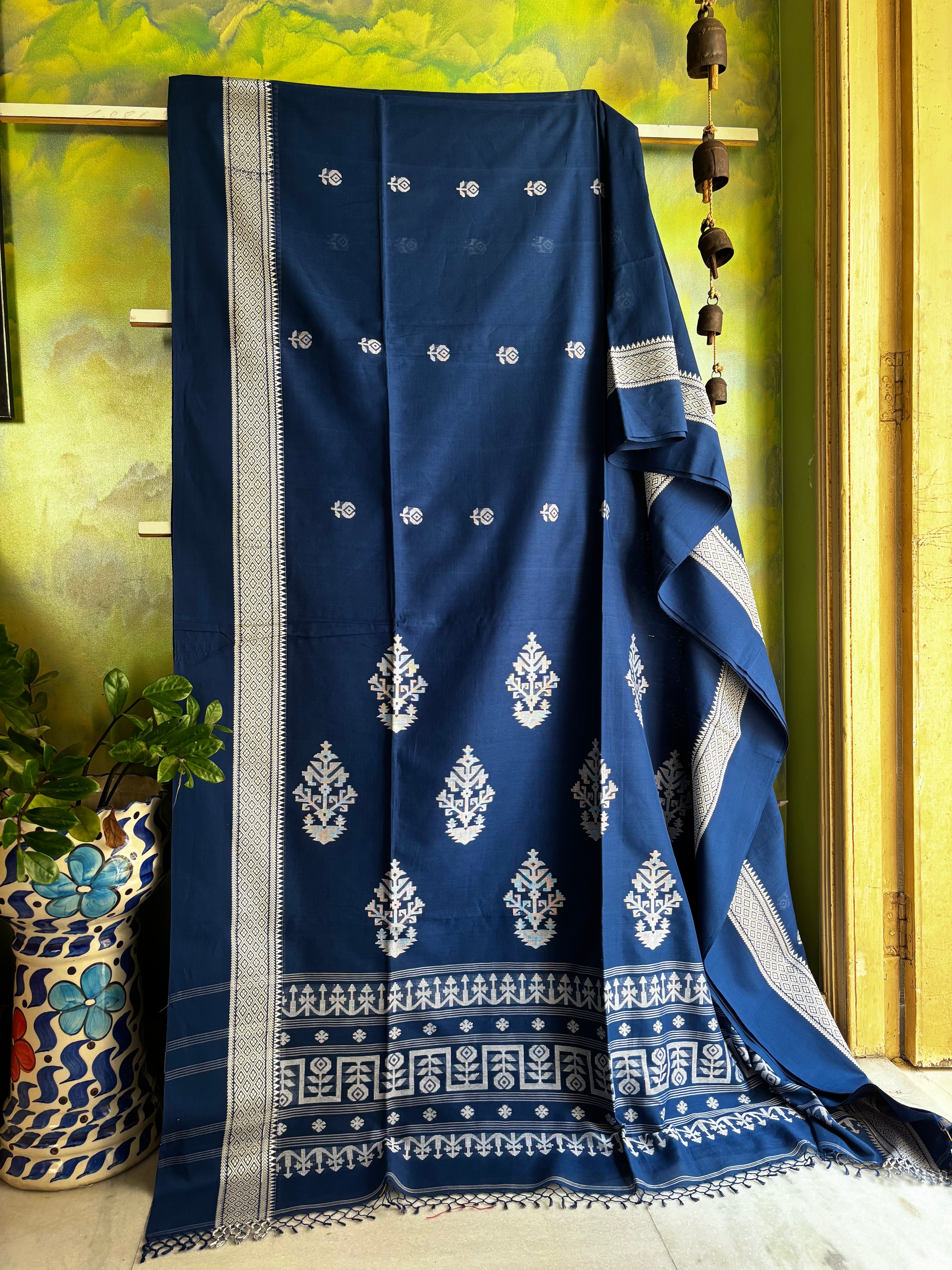Handwoven Blue Phulia Cotton Jamdani Saree