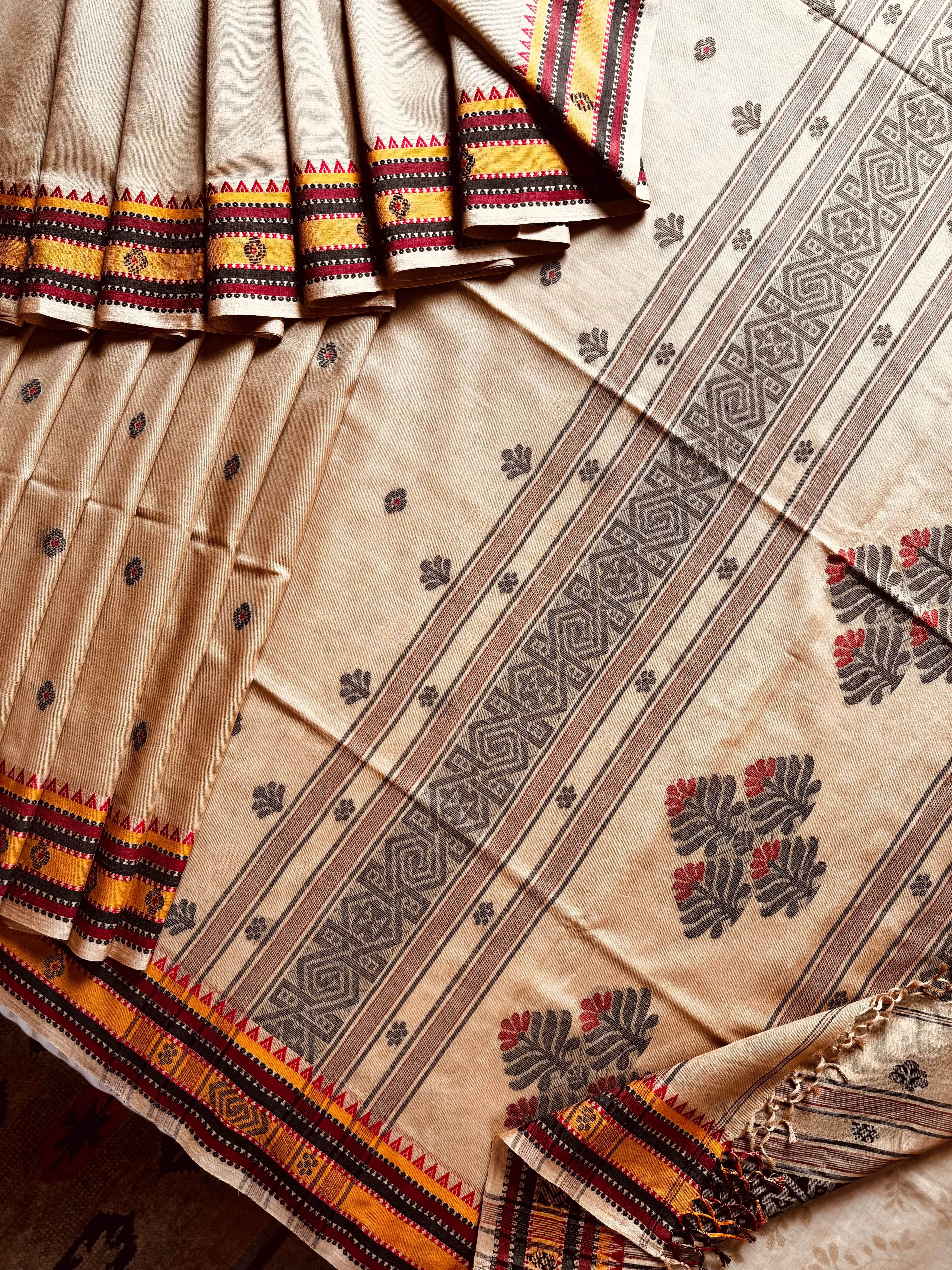 Handwoven Tussar Colour Cotton Jamdani Saree