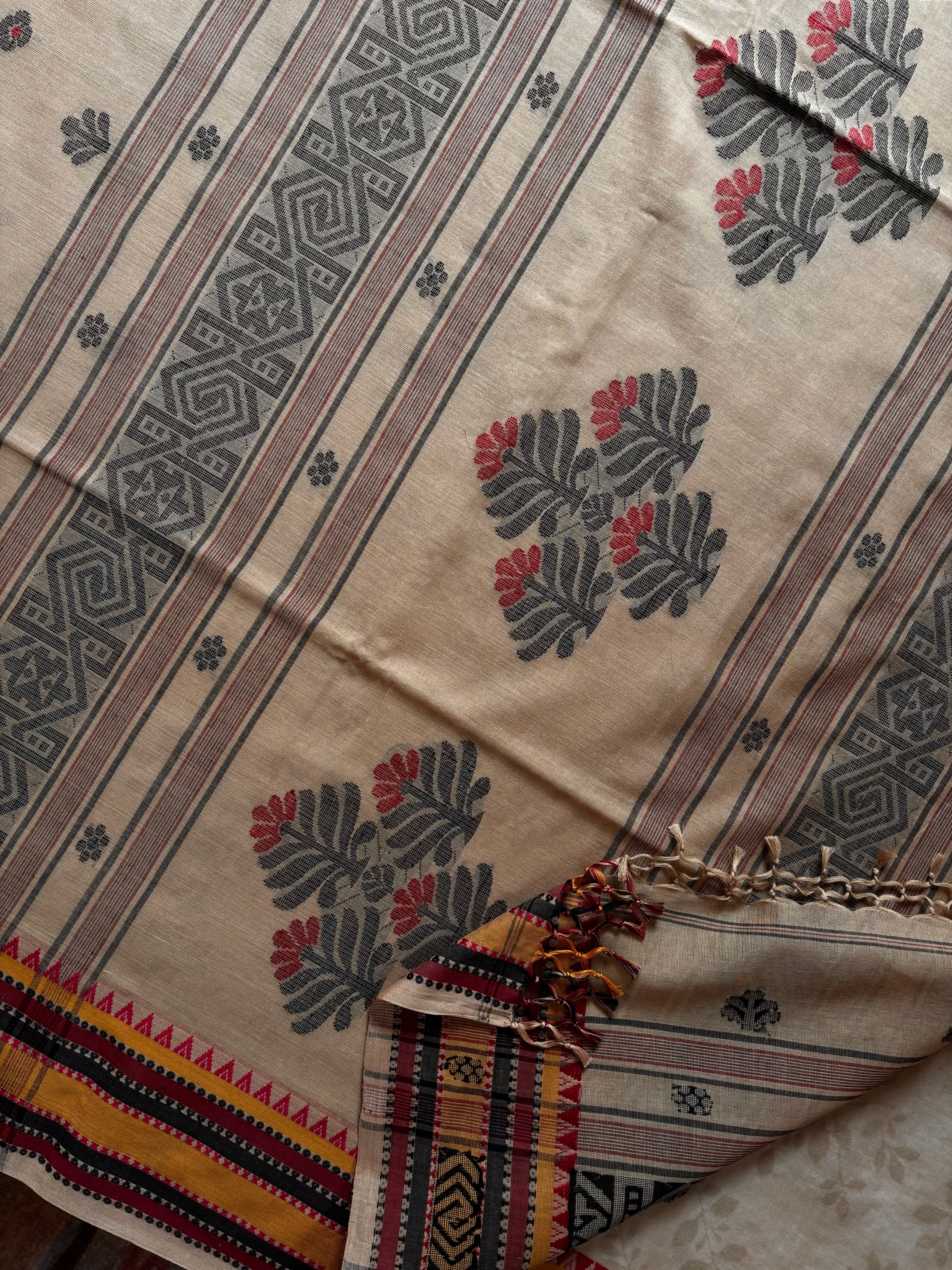 Handwoven Tussar Colour Cotton Jamdani Saree