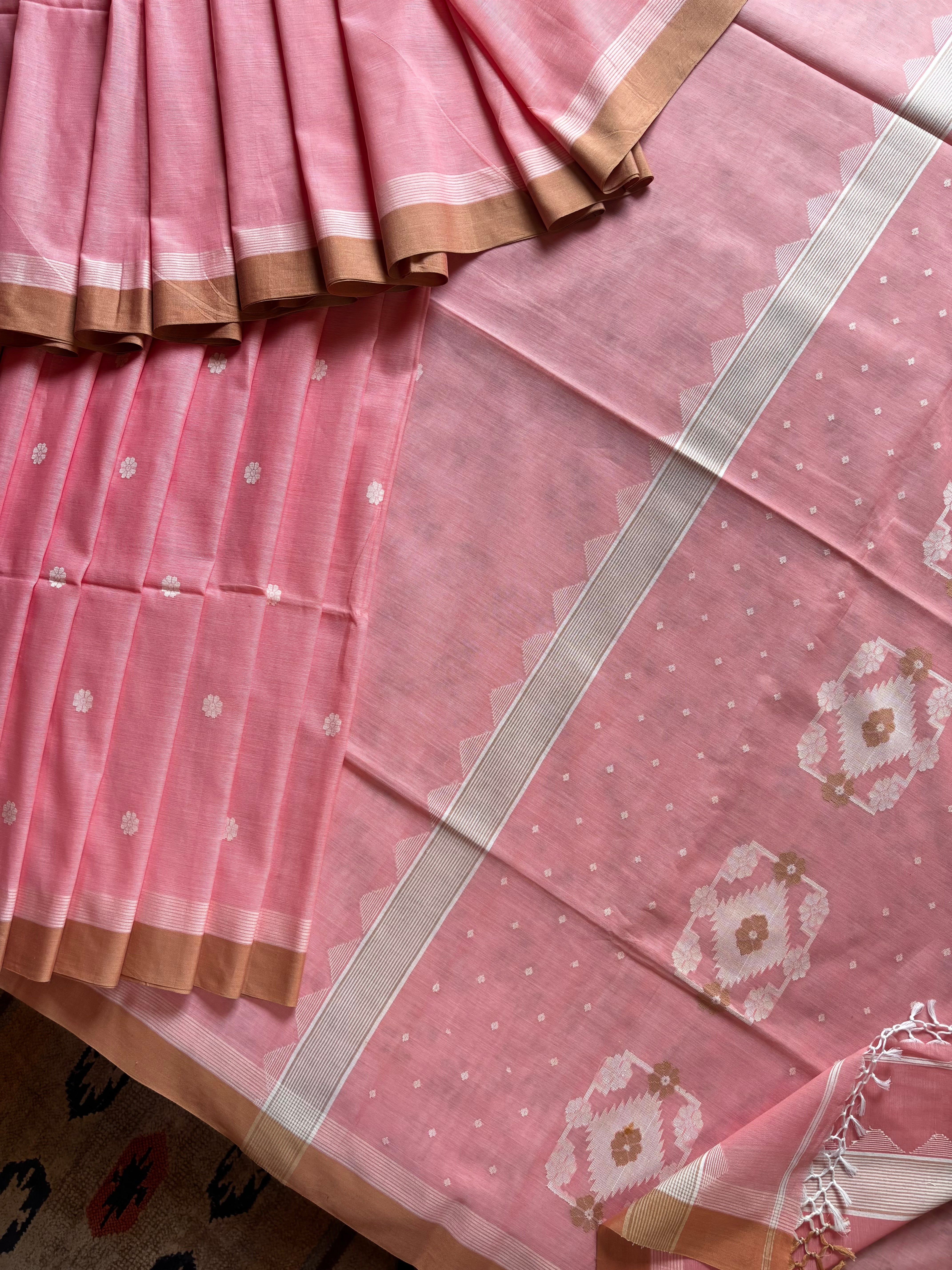 Handwoven Powder Pink Colour Cotton Jamdani Saree
