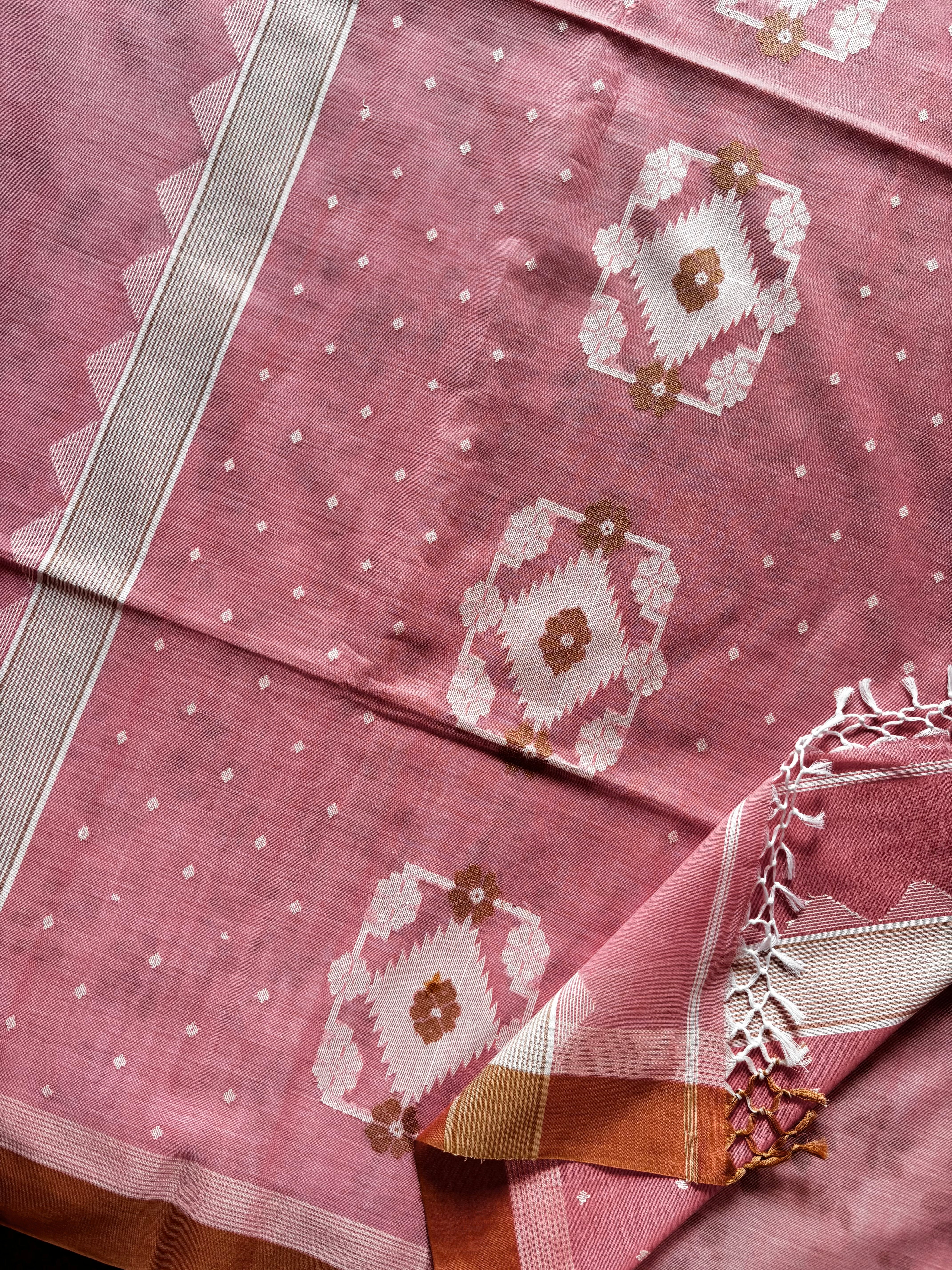 Handwoven Powder Pink Colour Cotton Jamdani Saree