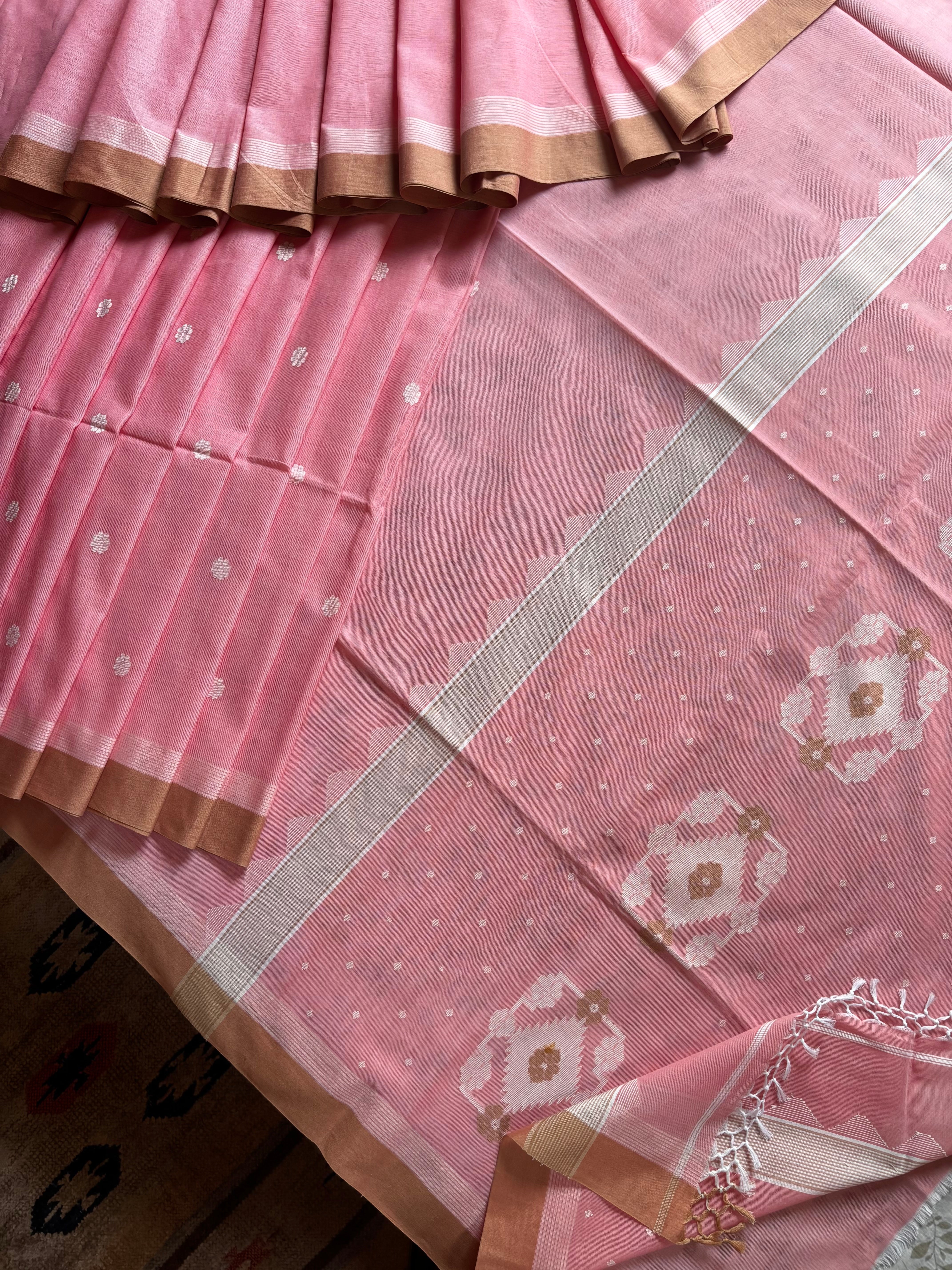 Handwoven Powder Pink Colour Cotton Jamdani Saree