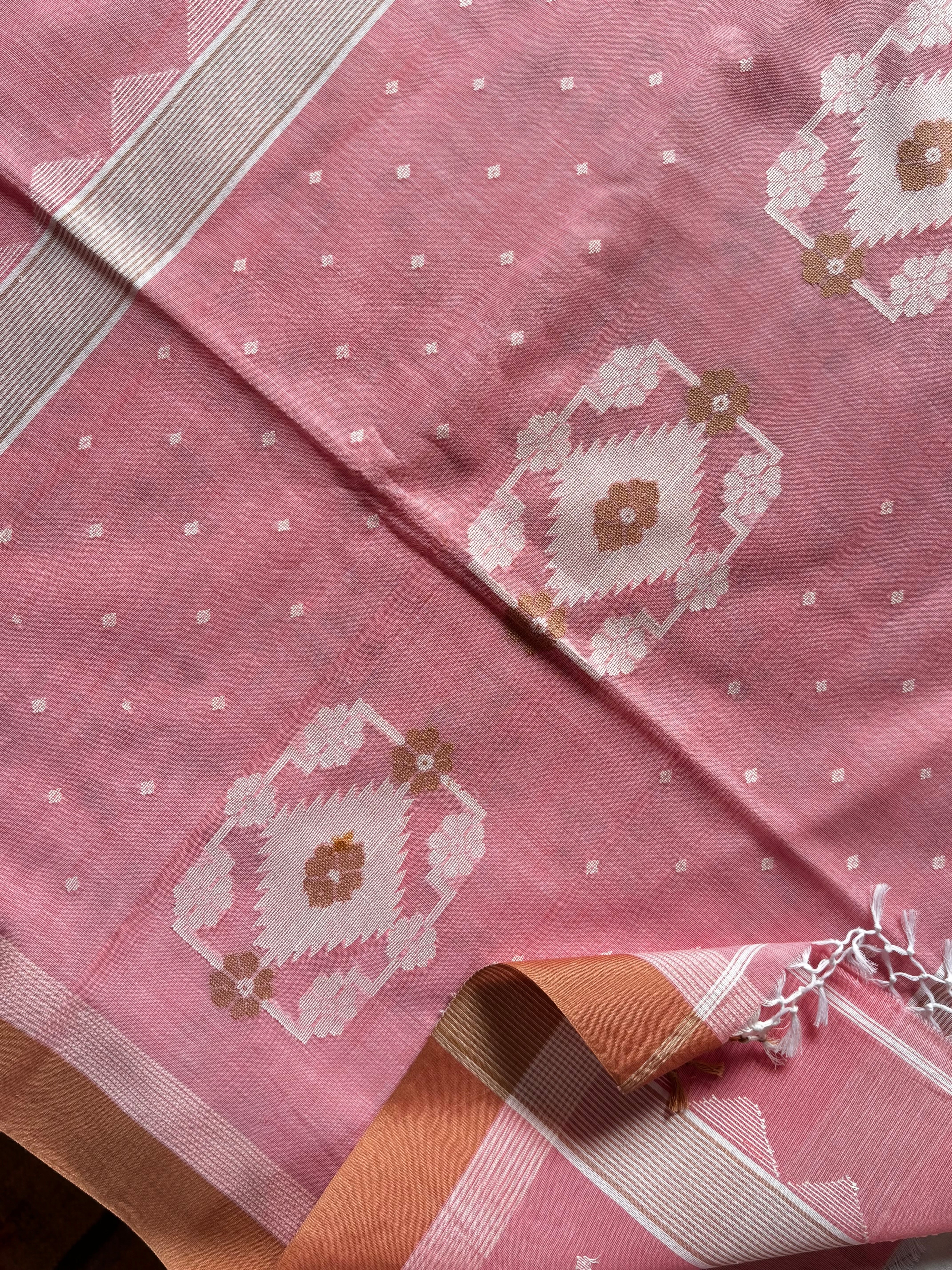 Handwoven Powder Pink Colour Cotton Jamdani Saree