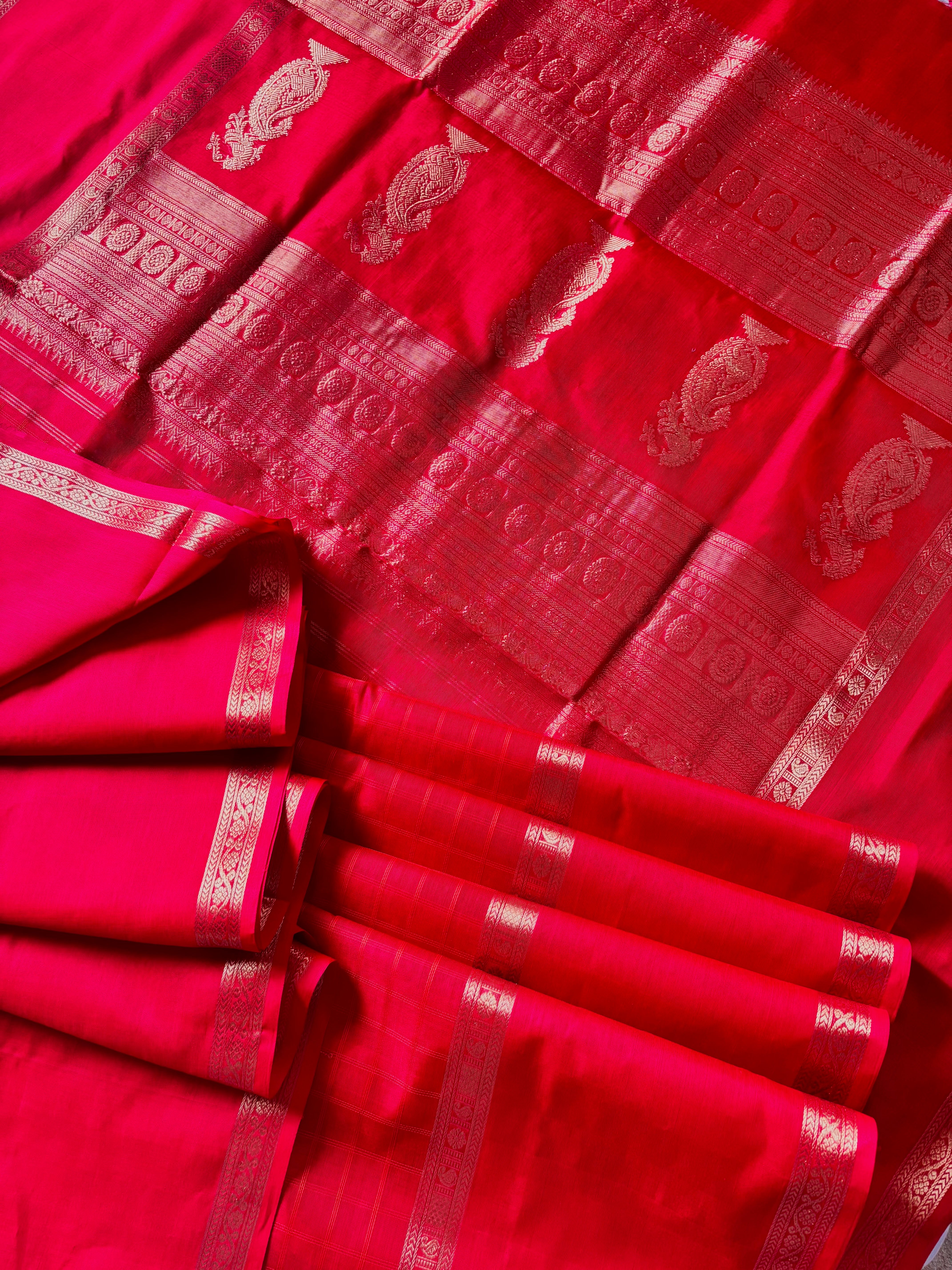 Handwoven Red Colour Pure Silk Cotton Kanchipuram Saree