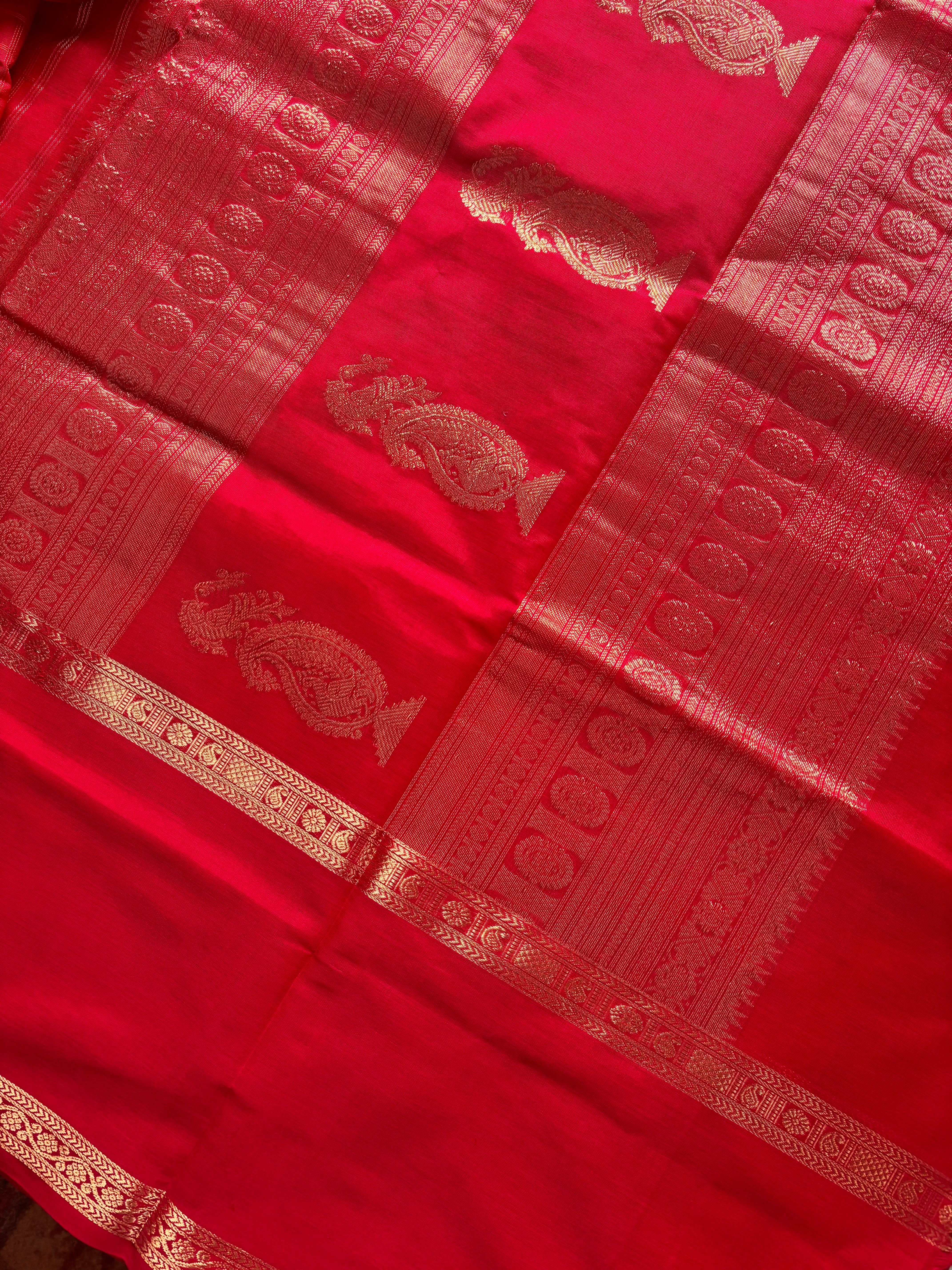 Handwoven Red Colour Pure Silk Cotton Kanchipuram Saree