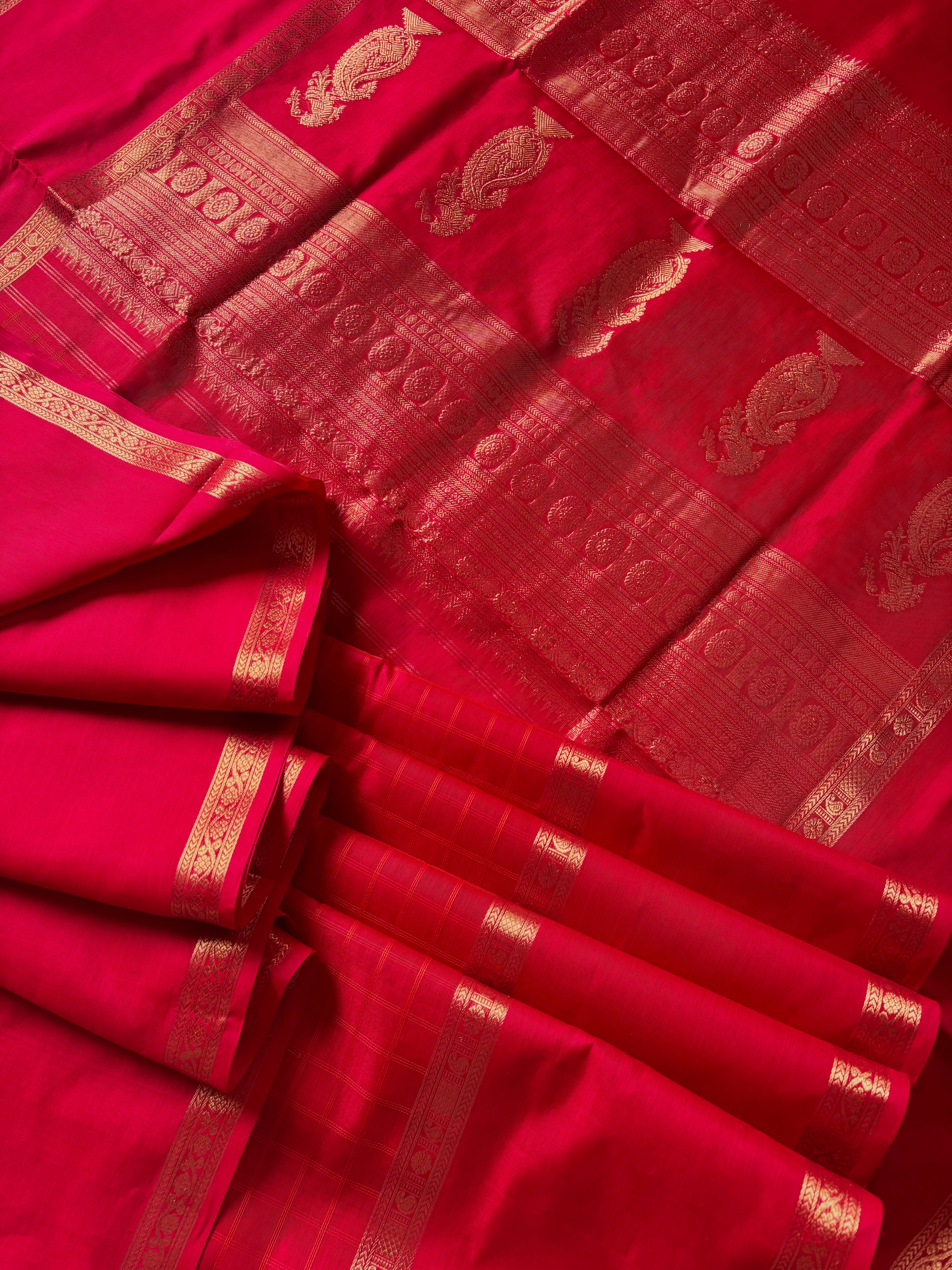 Handwoven Red Colour Pure Silk Cotton Kanchipuram Saree
