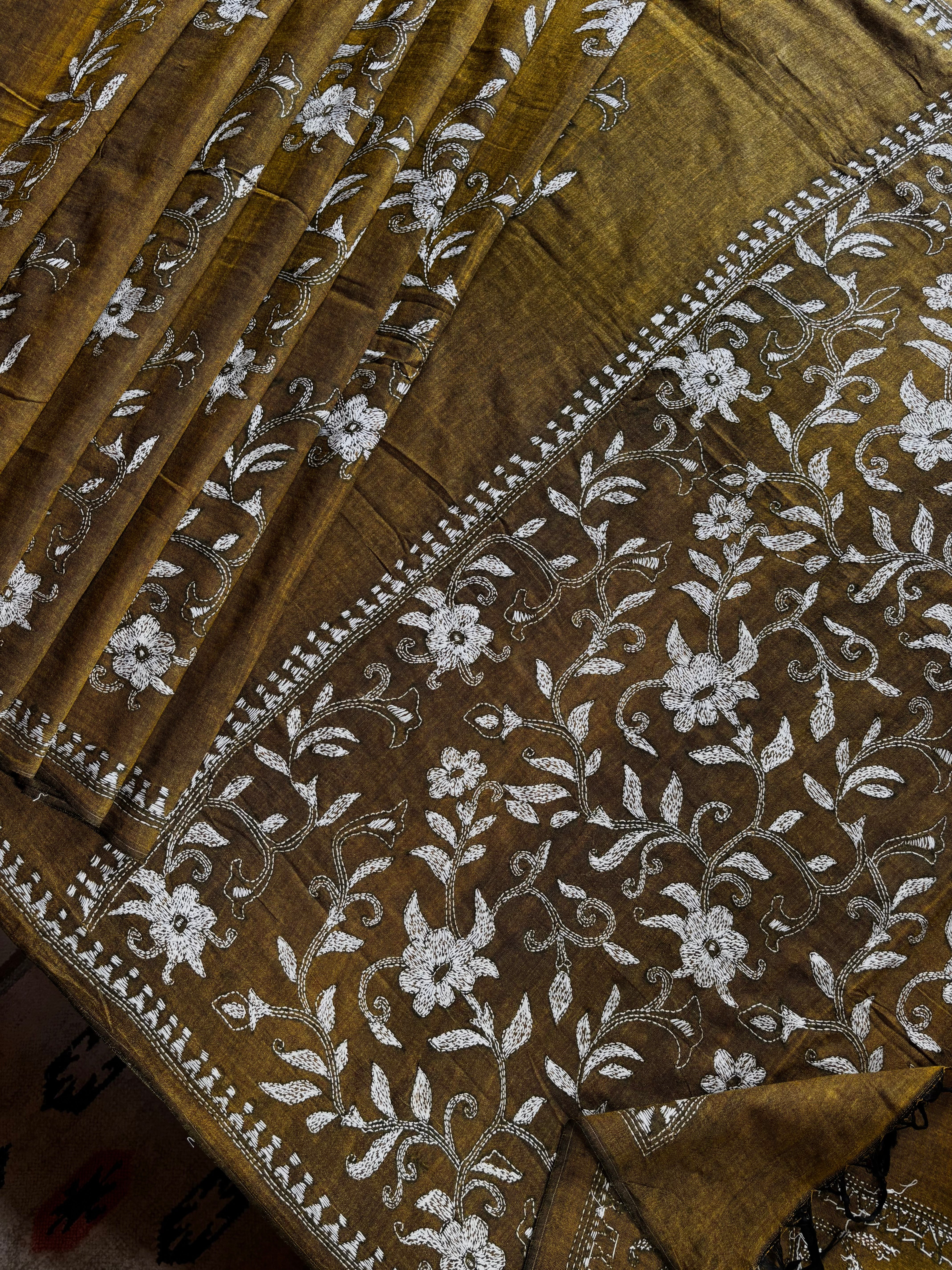 Handmade Olive White Colour Cotton Kantha Saree