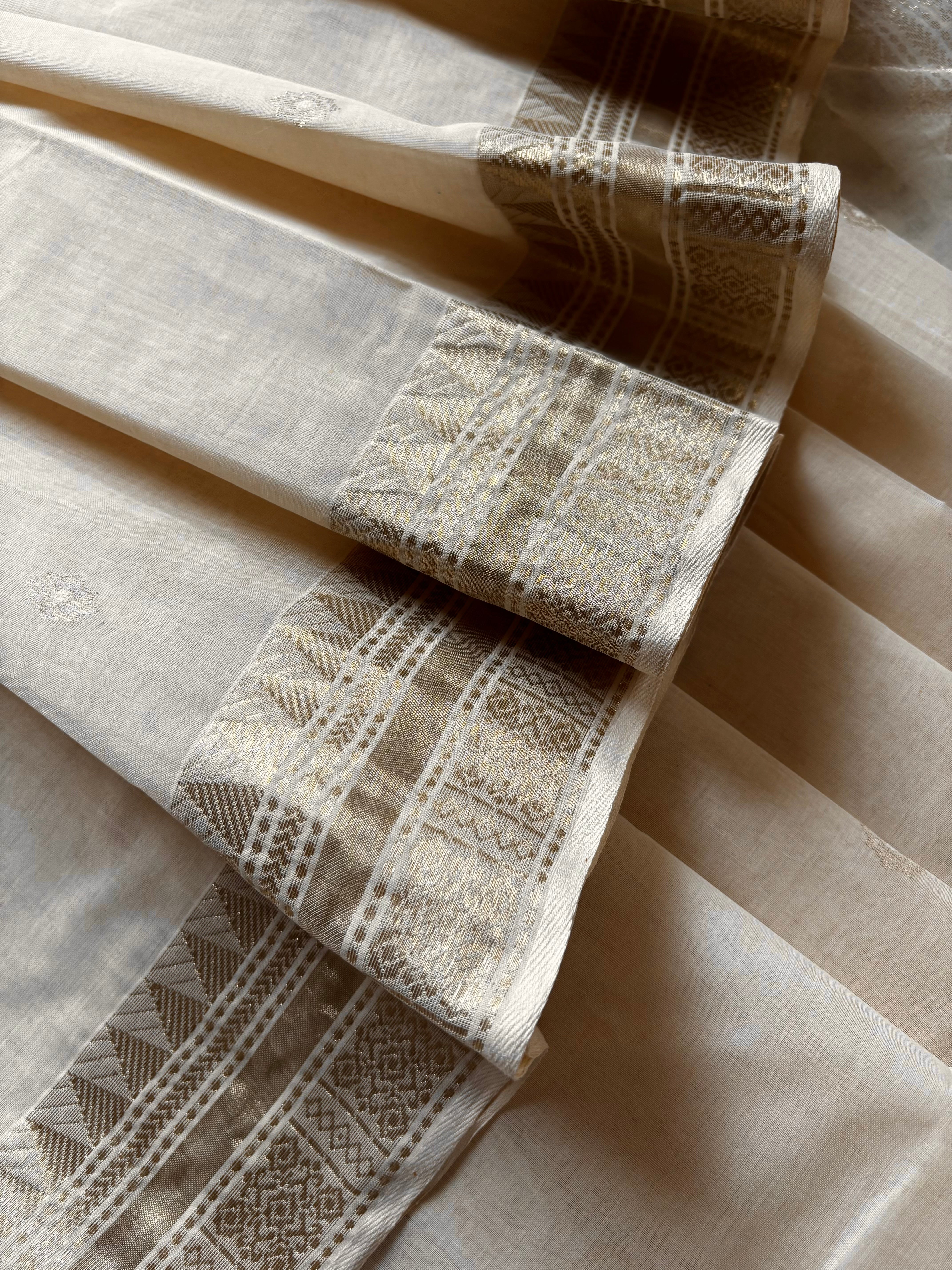 Handwoven Light Tussar Colour Phulia Cotton Tangail Saree