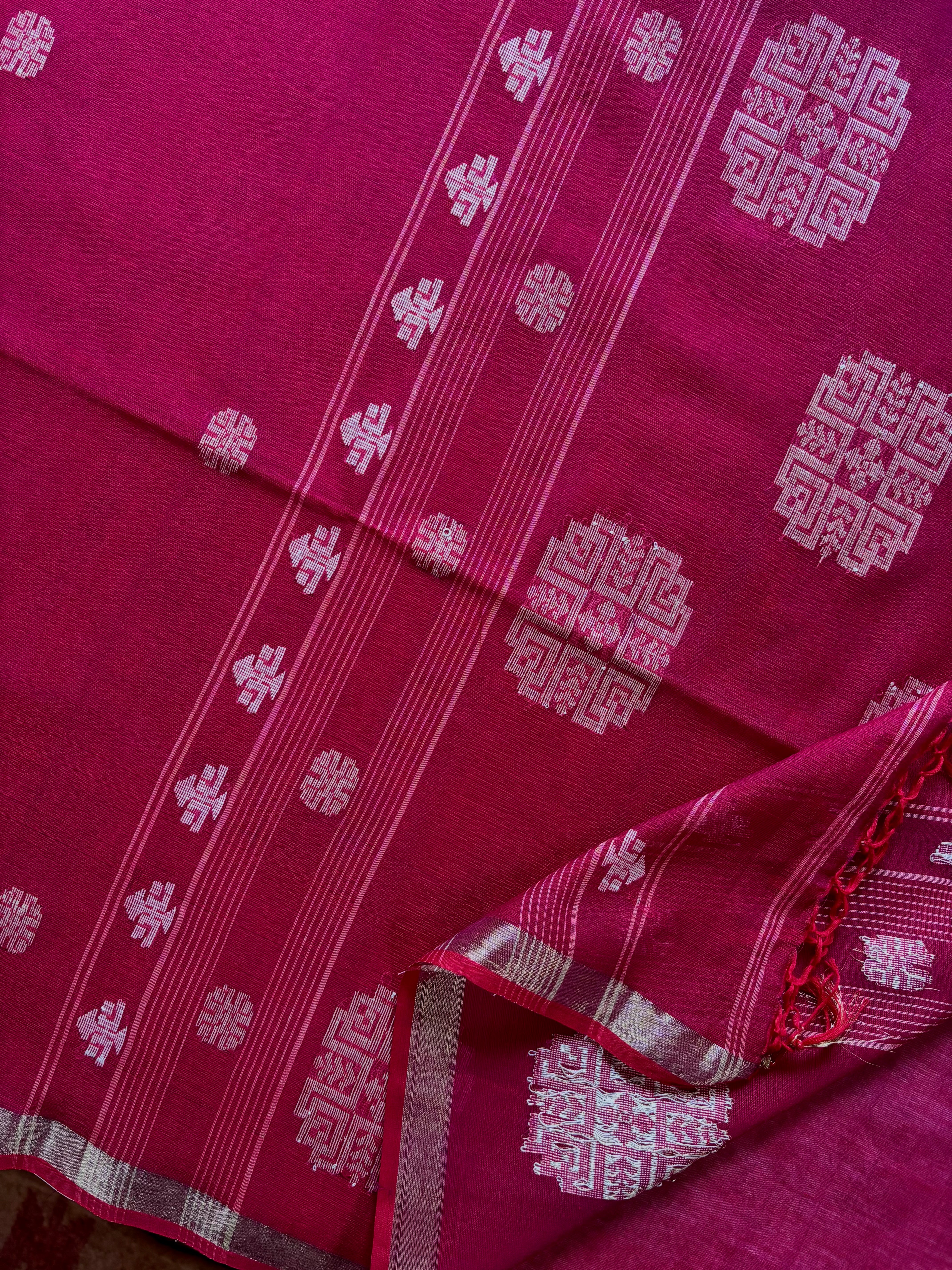 Handwoven Rani Red Dual Toned Cotton Jamdani Saree