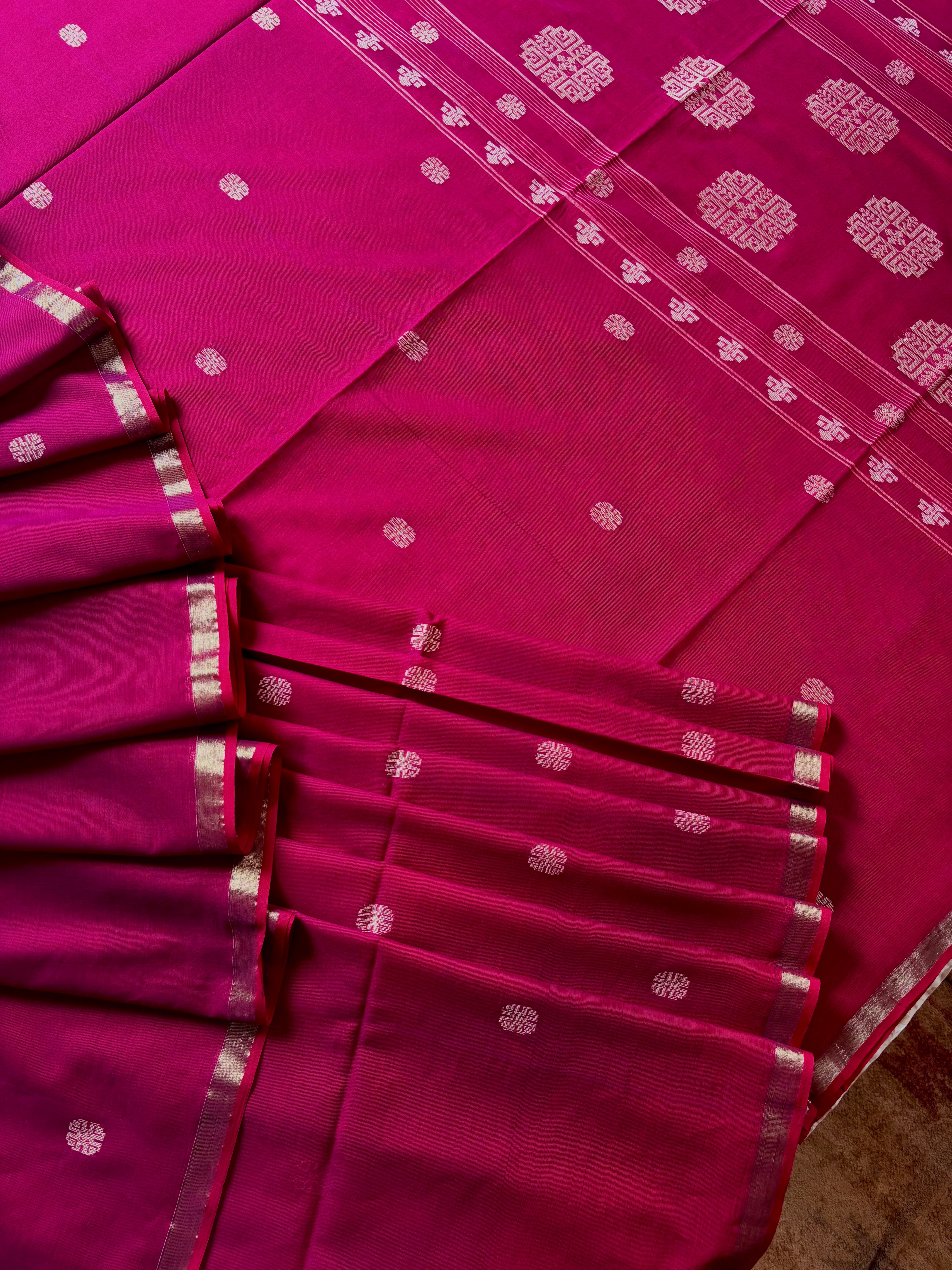 Handwoven Rani Red Dual Toned Cotton Jamdani Saree