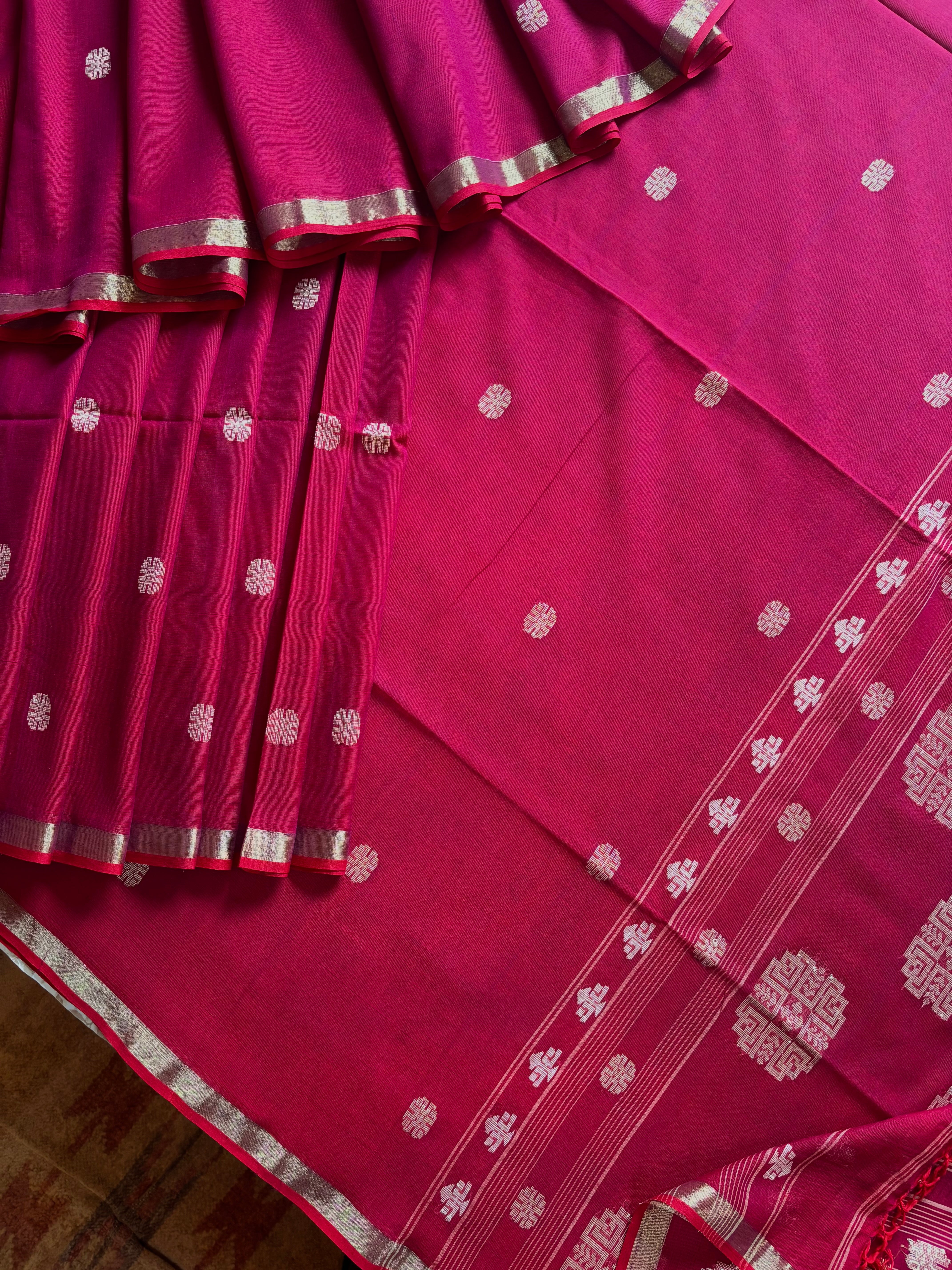 Handwoven Rani Red Dual Toned Cotton Jamdani Saree