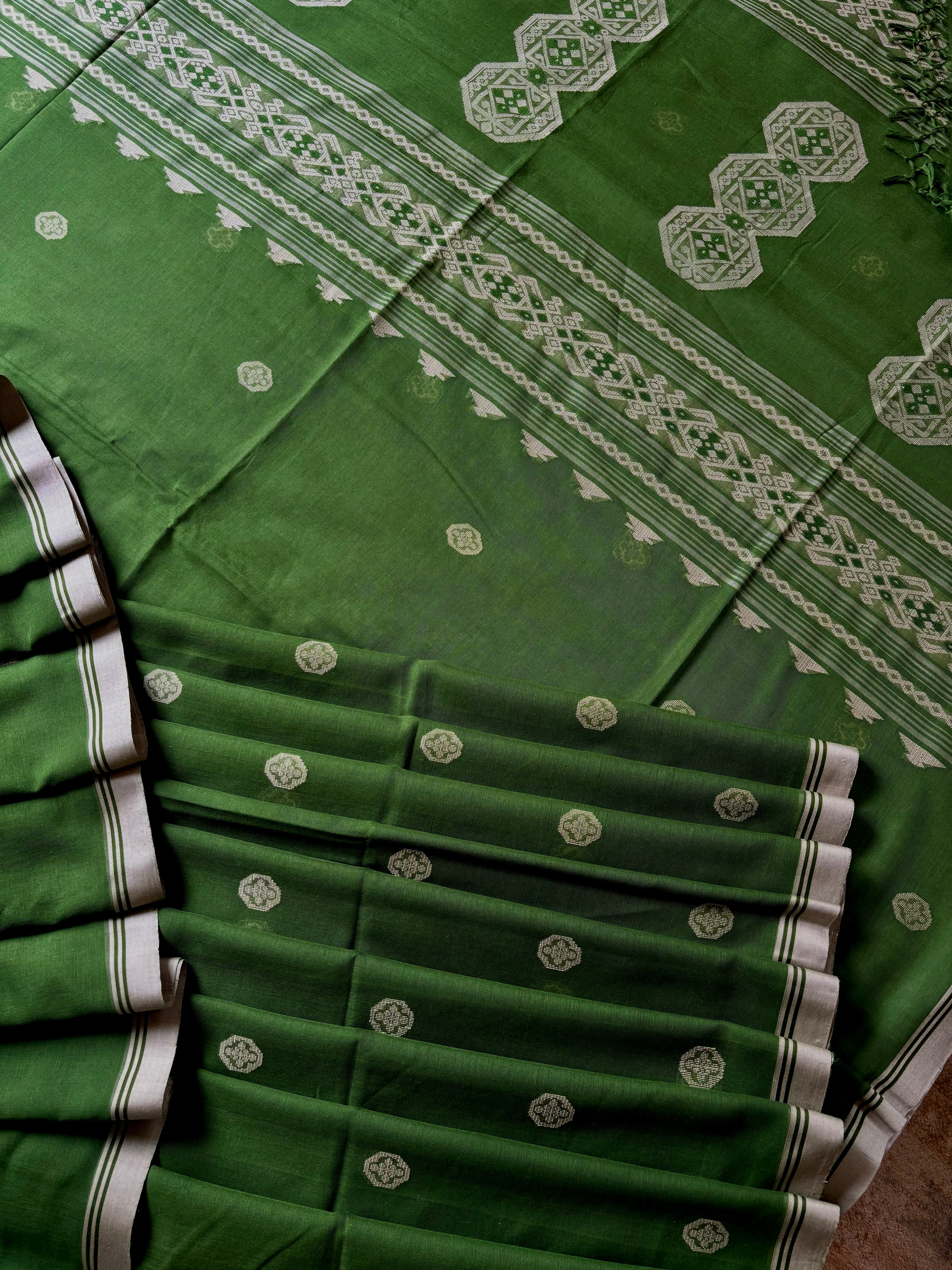 Handwoven Green Colour Cotton Jamdani Saree