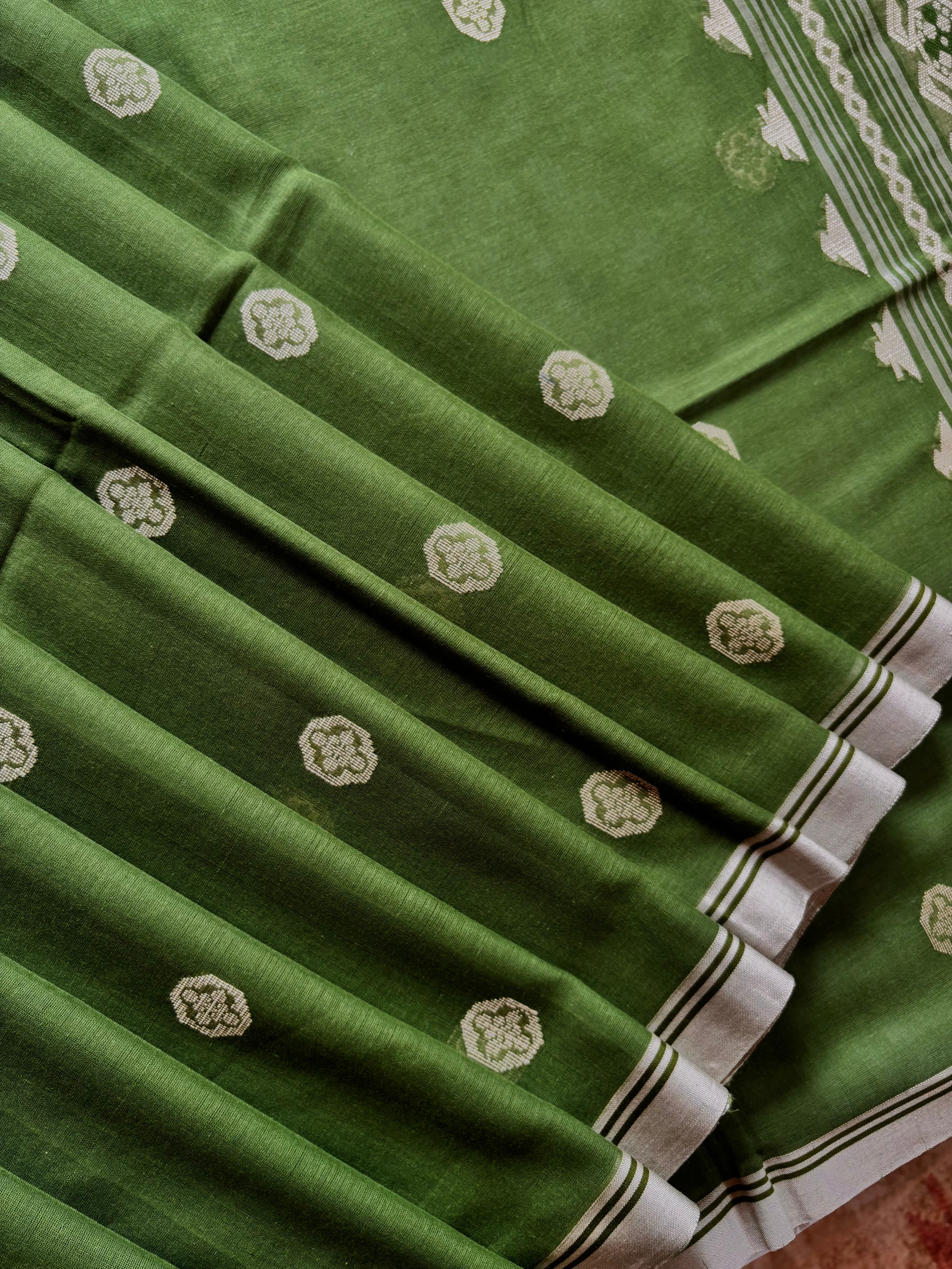 Handwoven Green Colour Cotton Jamdani Saree