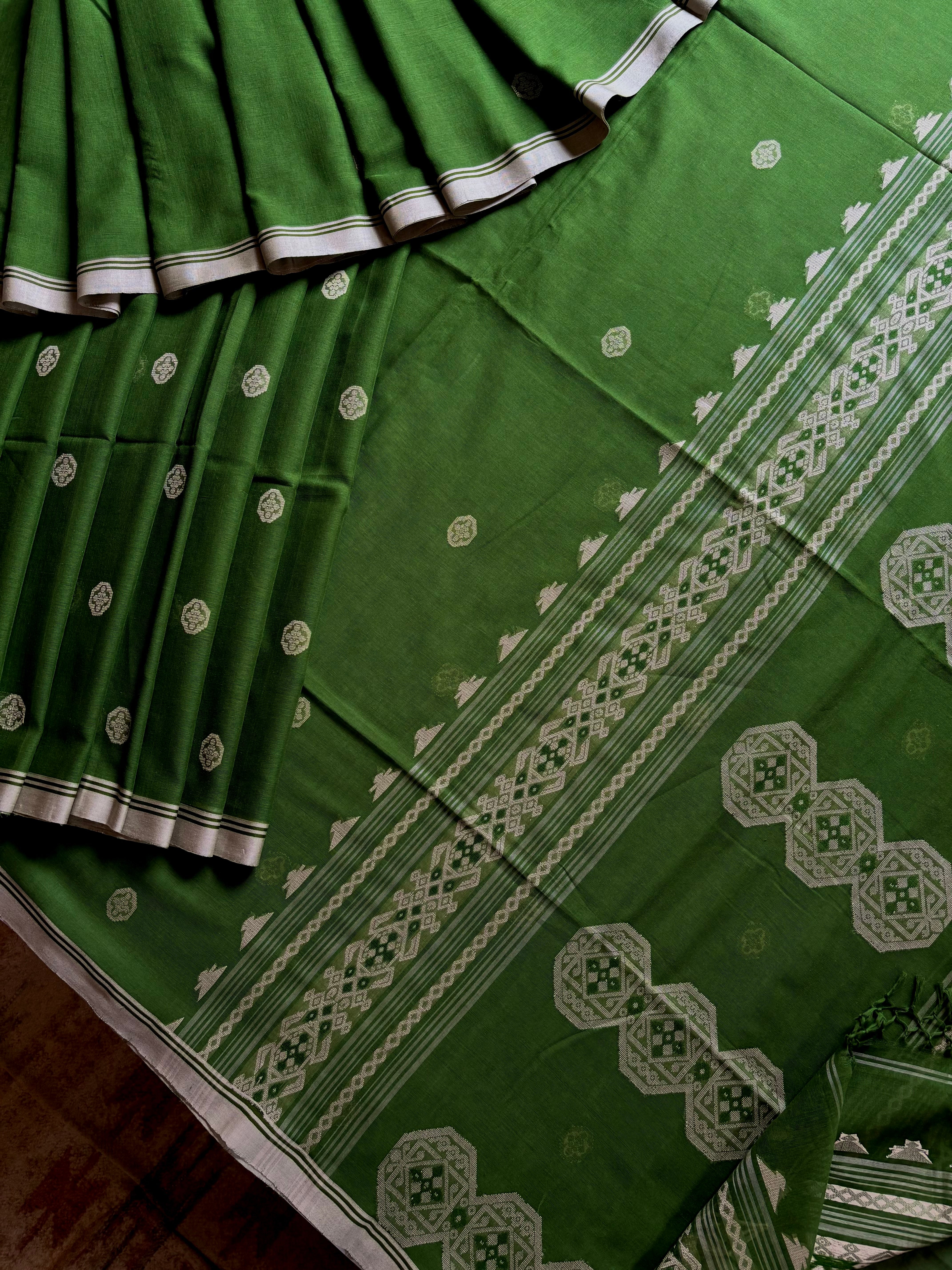 Handwoven Green Colour Cotton Jamdani Saree
